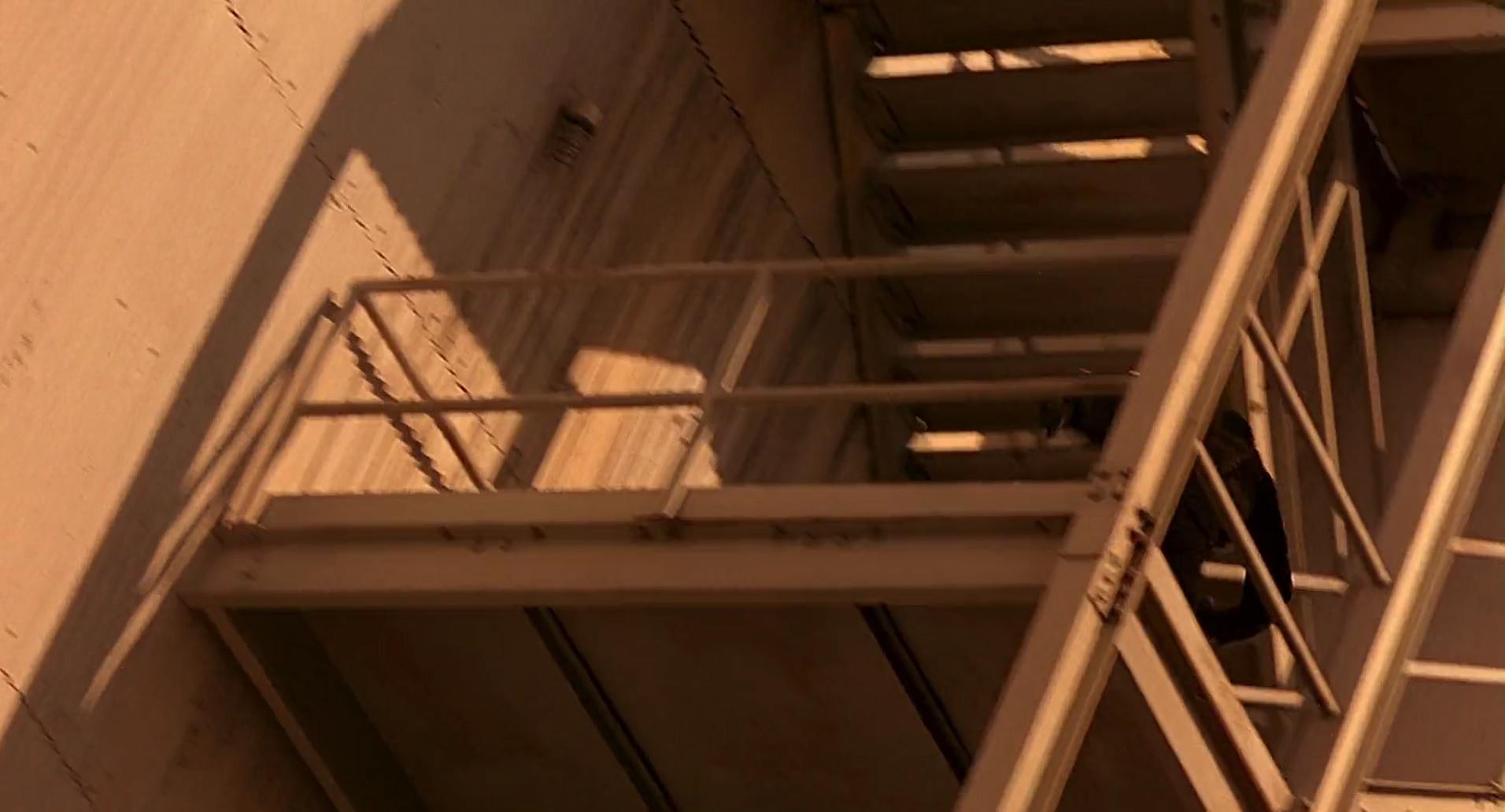Barb Wire (1996) screencap 10029