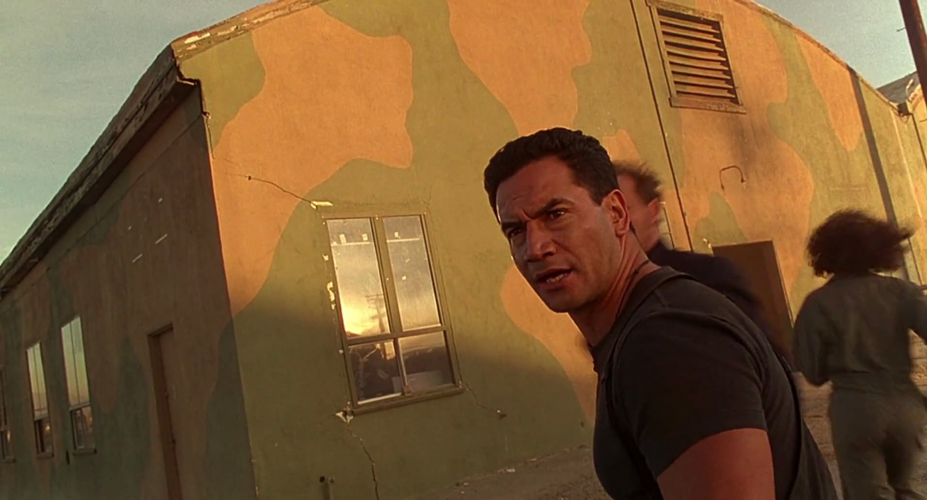 Barb Wire (1996) HD screenshot 10037