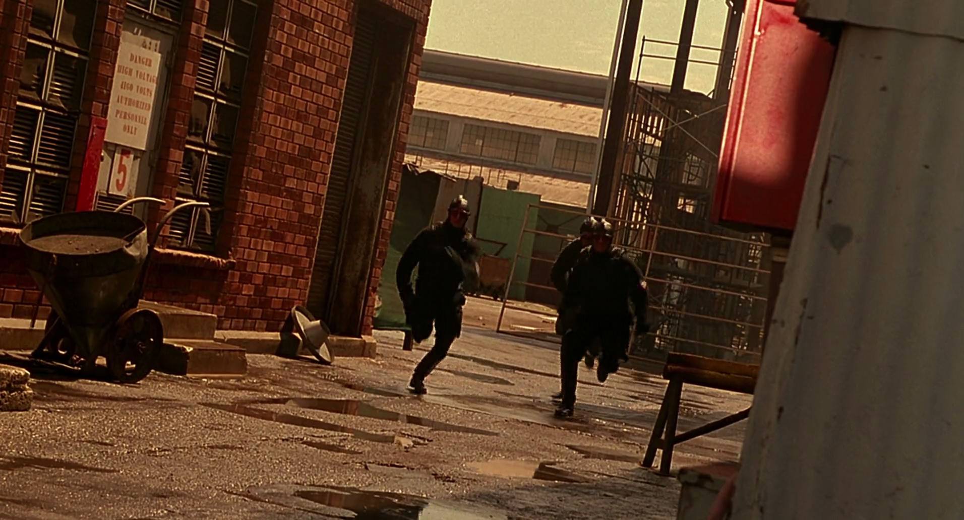 Barb Wire (1996) movie still 10075