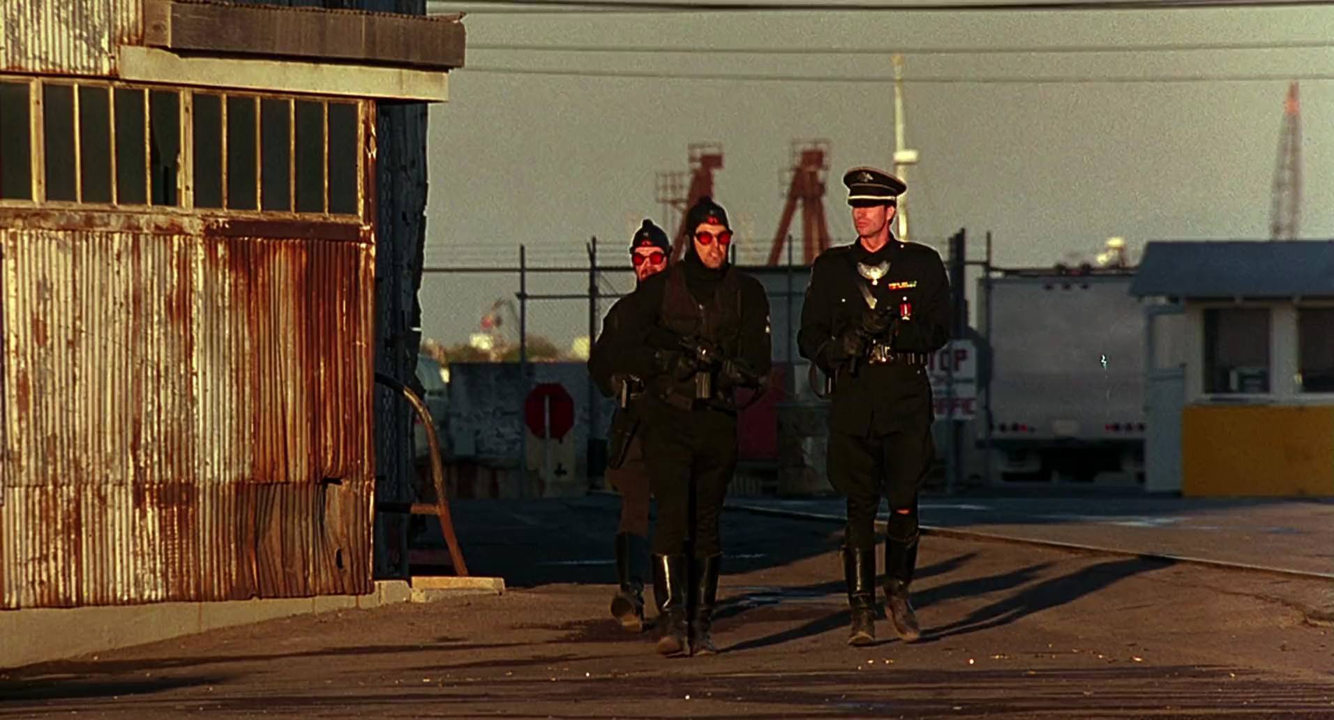 Barb Wire (1996) screencap 10086