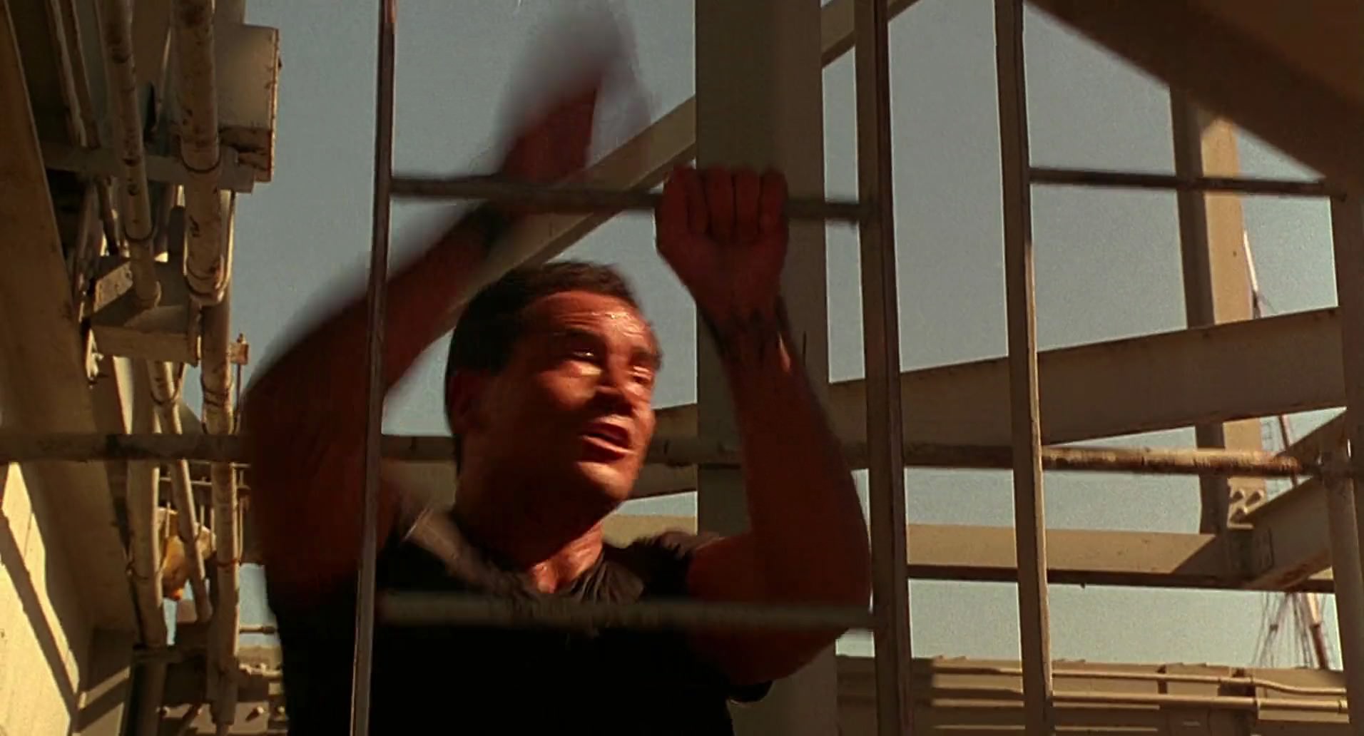 Barb Wire (1996) HD screenshot 10103