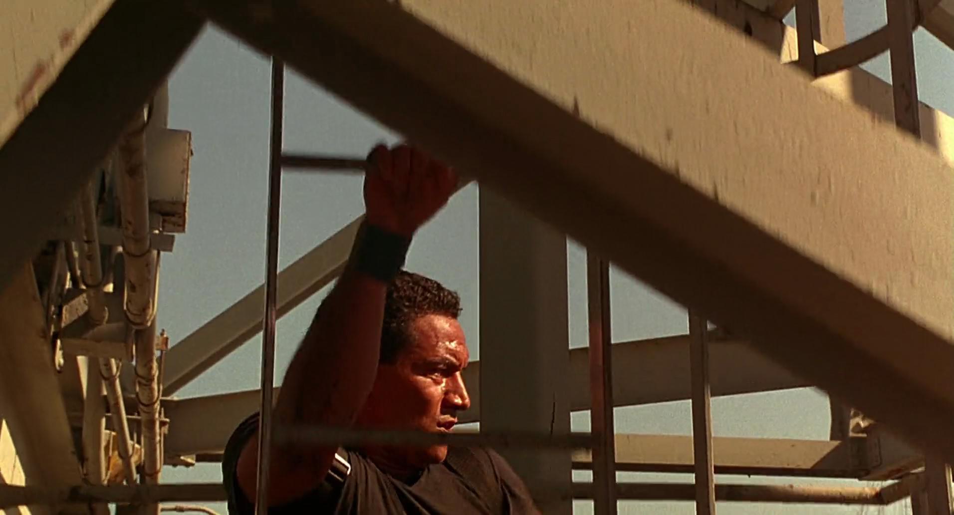 Barb Wire (1996) screencap 10104