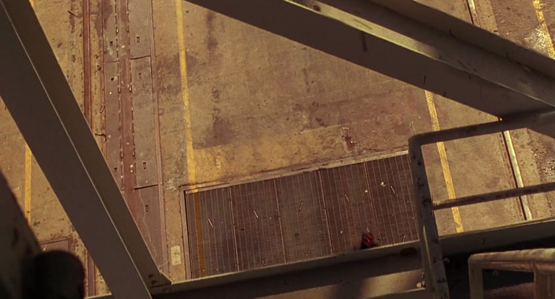 Barb Wire (1996) screencap 10107