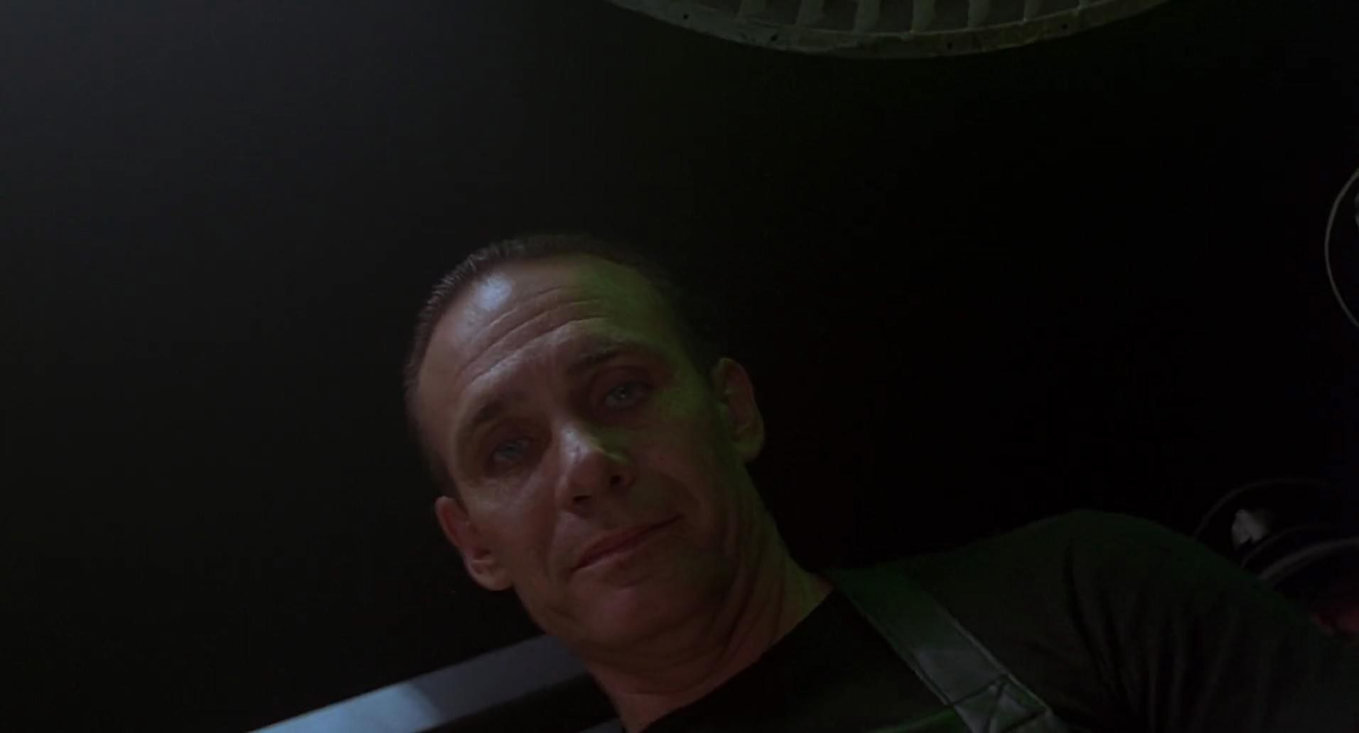 Barb Wire (1996) screencap 1011