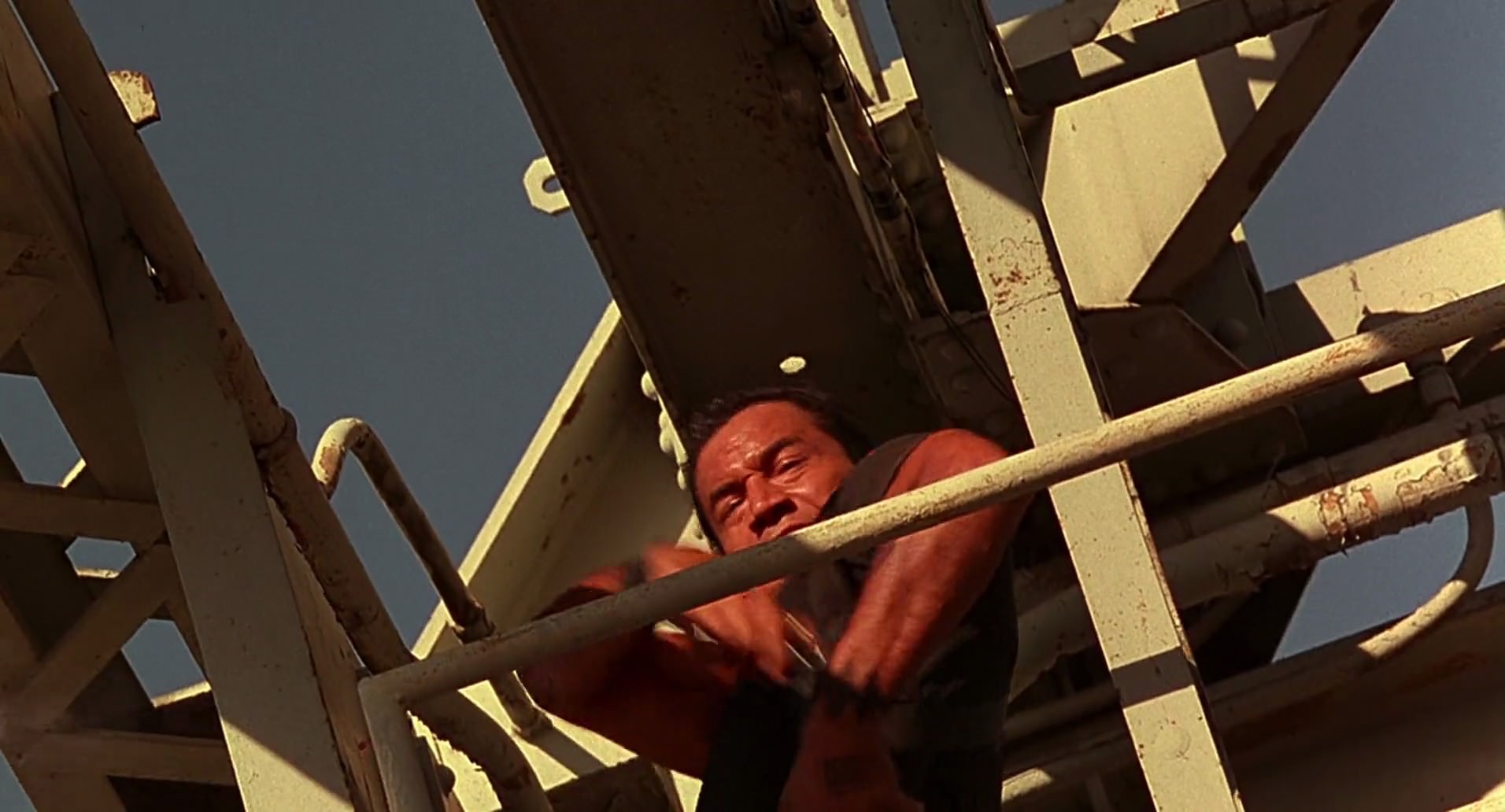 Barb Wire (1996) screencap 10110