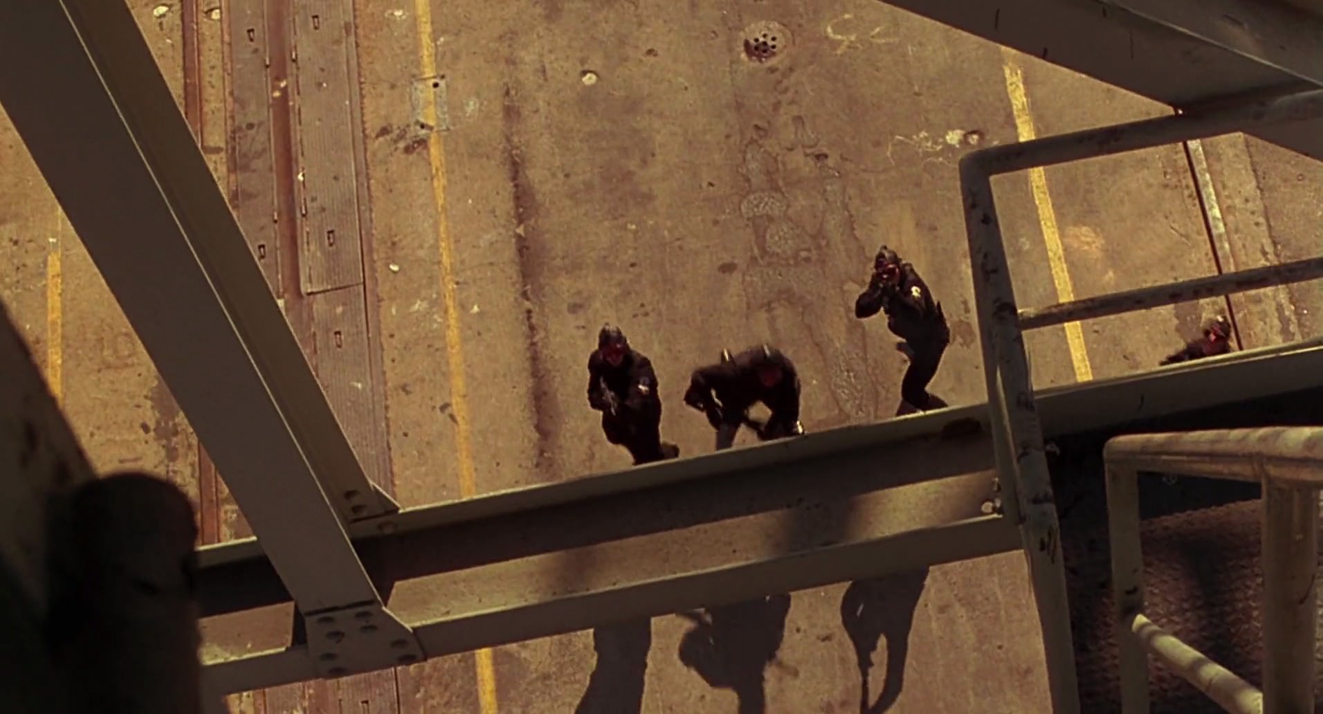 Barb Wire (1996) screencap 10116
