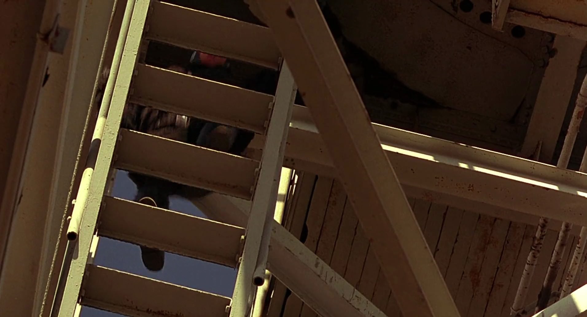 Barb Wire (1996) screencap 10131