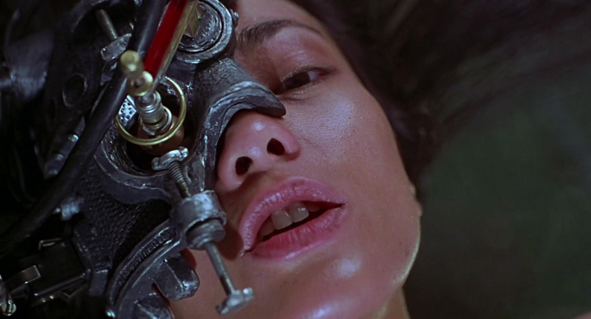 Barb Wire (1996) HD screenshot 1016