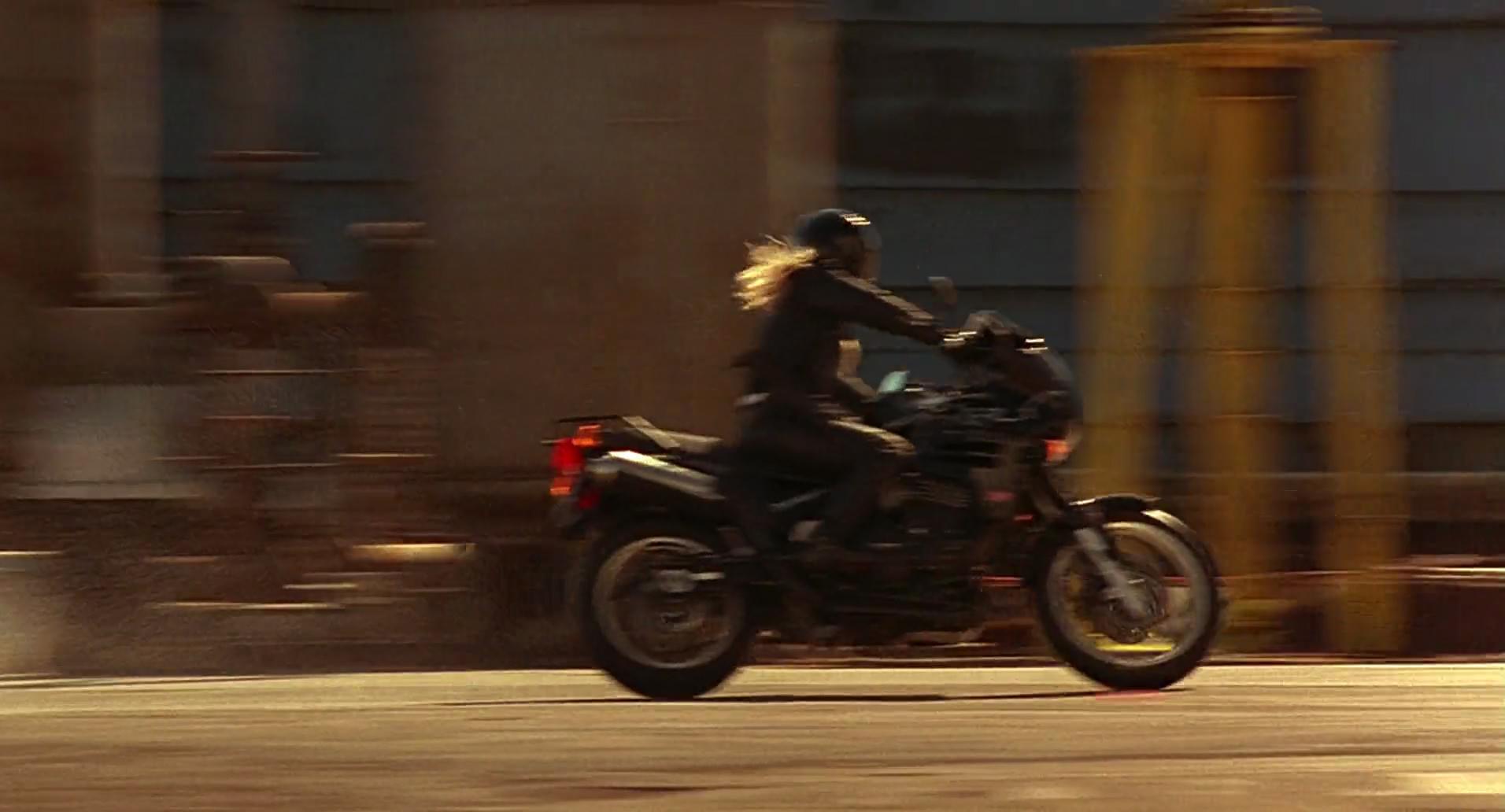 Barb Wire (1996) screencap 10170