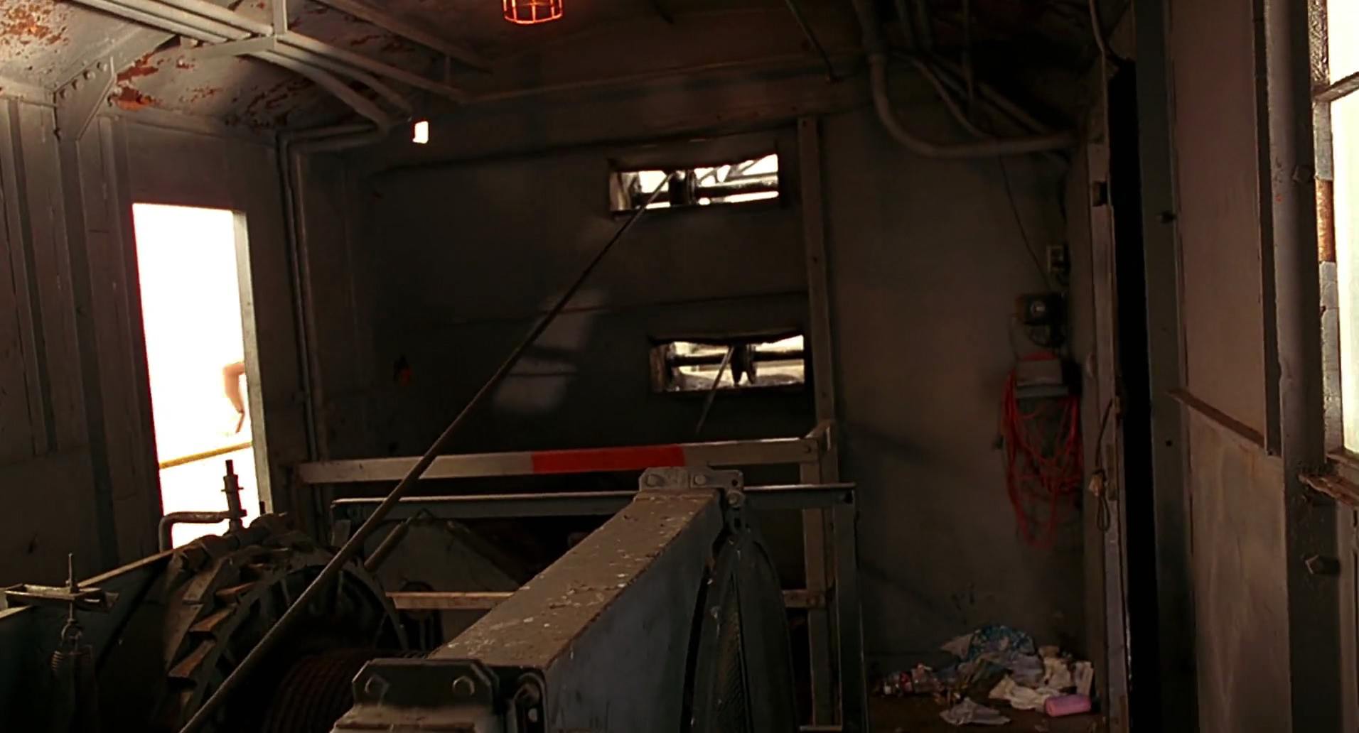 Barb Wire (1996) screencap 10176