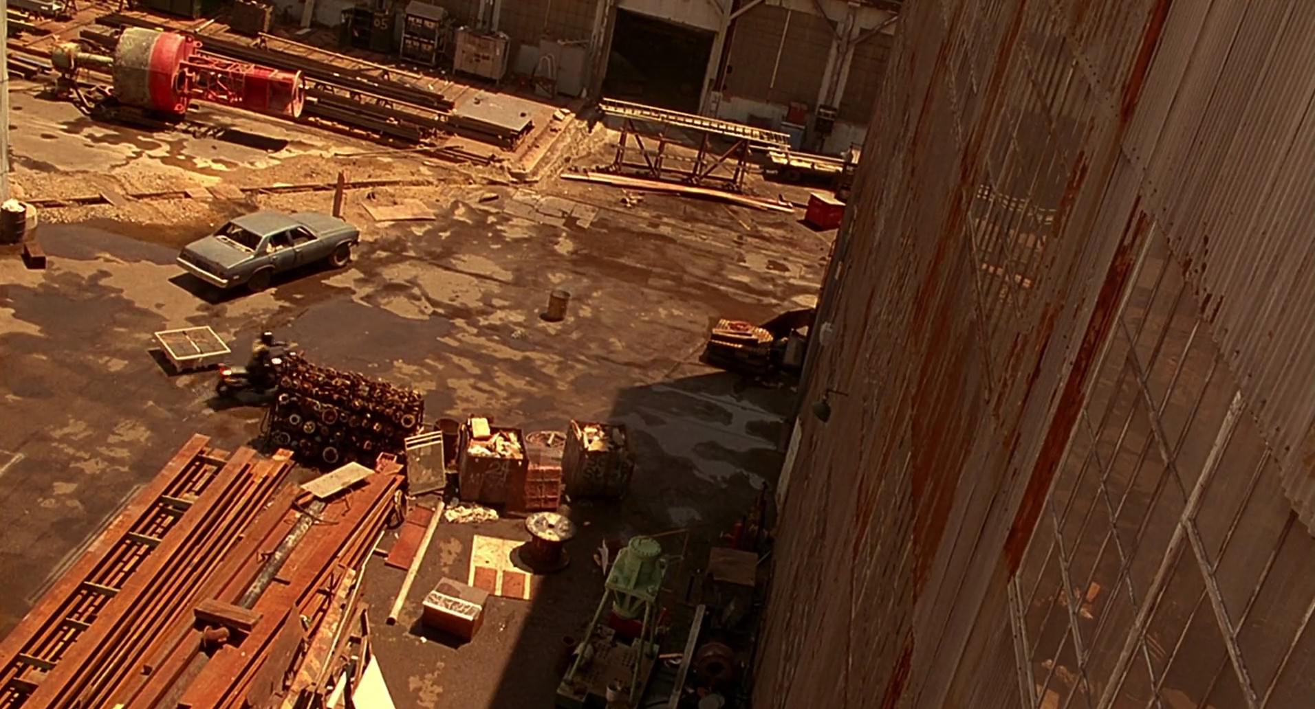 Barb Wire (1996) screencap 10188