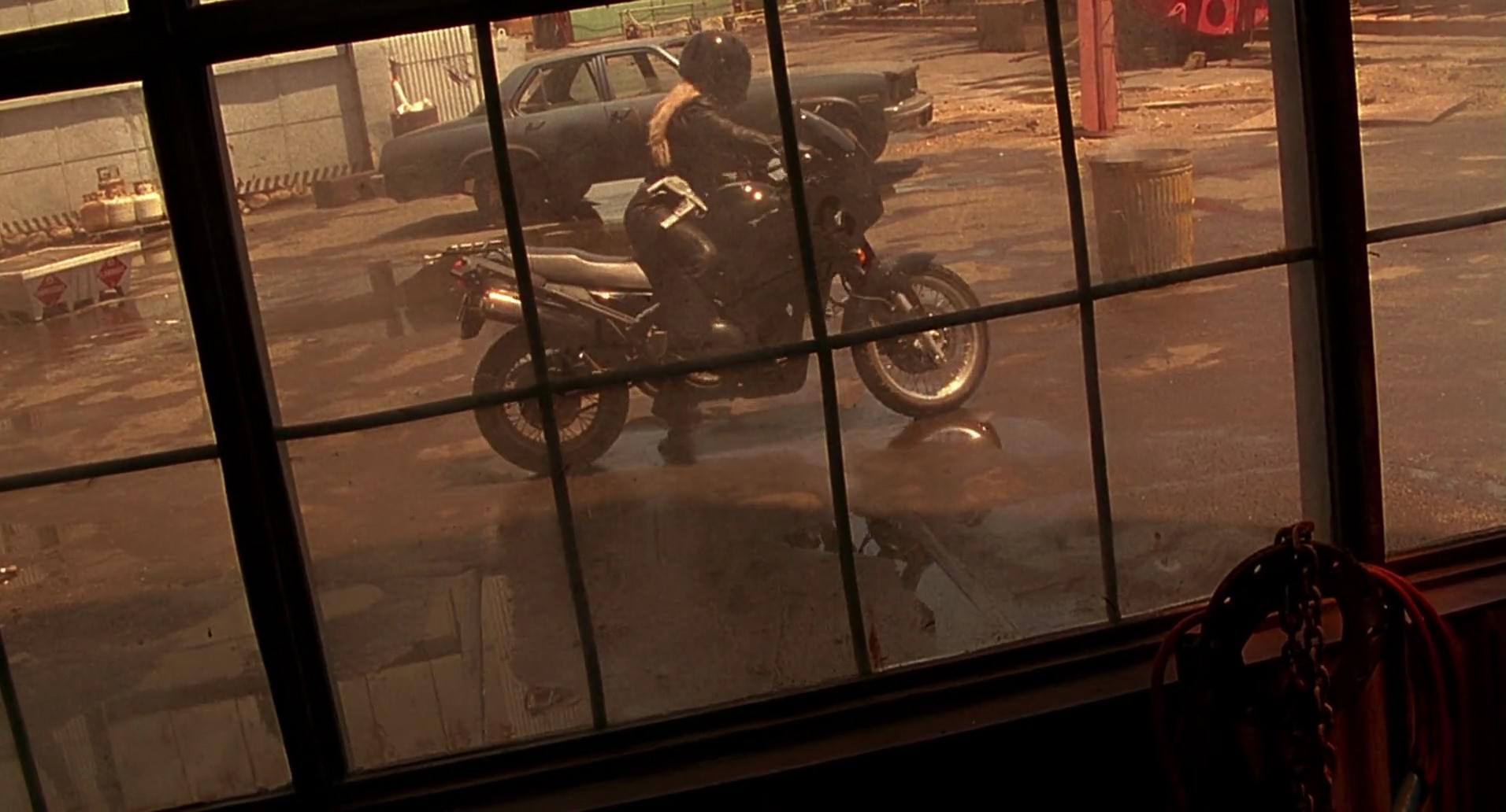 Barb Wire (1996) HD screenshot 10193