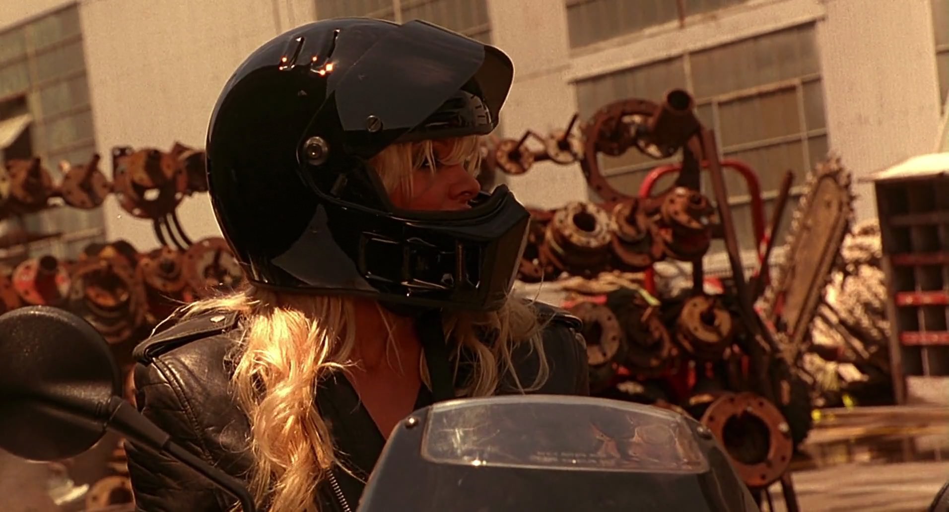 Barb Wire (1996) HD screenshot 10202