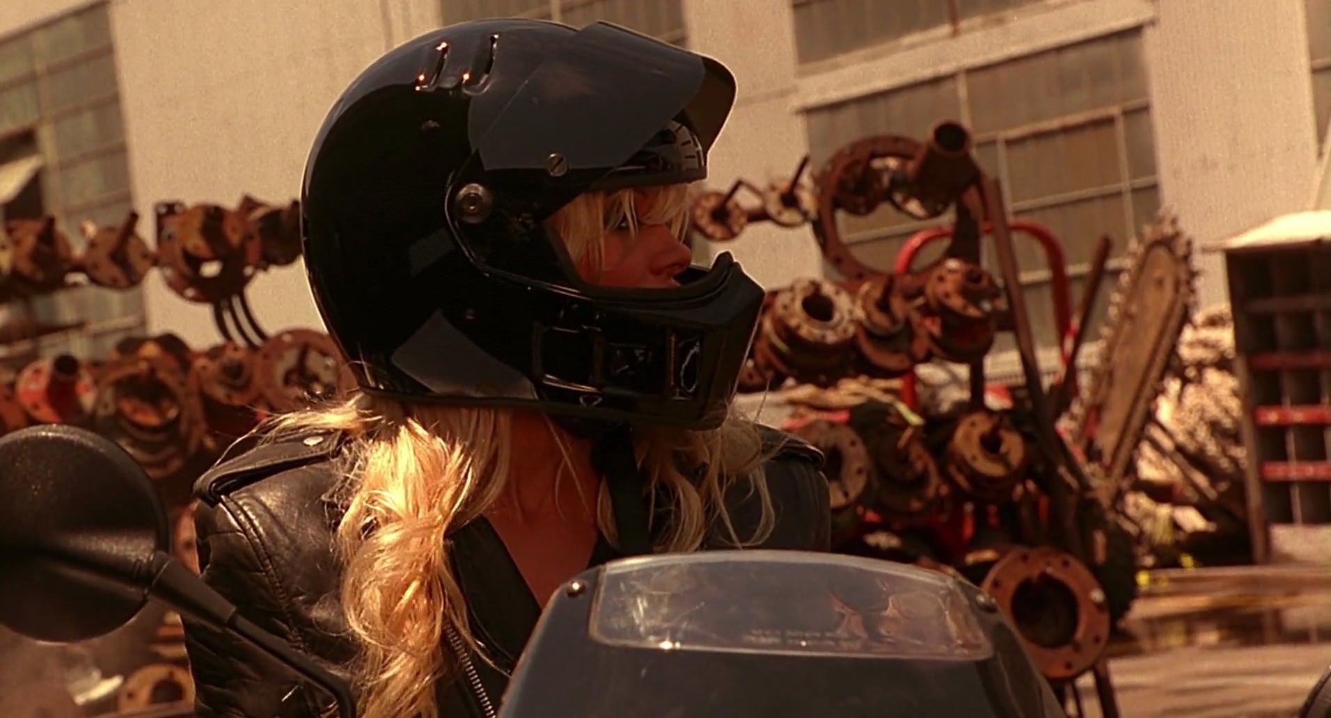 Barb Wire (1996) screencap 10203