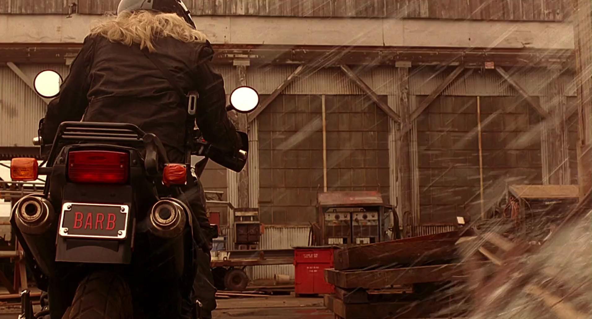 Barb Wire (1996) screencap 10212