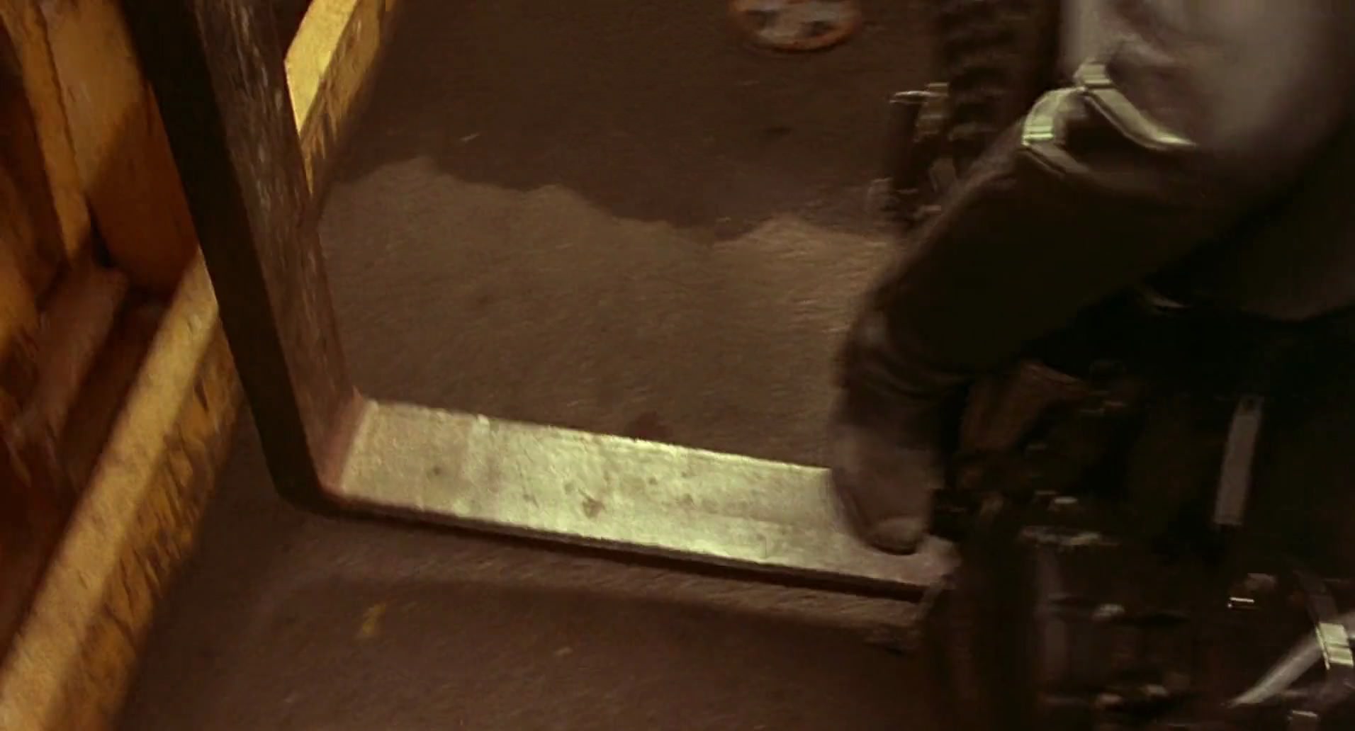 Barb Wire (1996) HD screenshot 10214