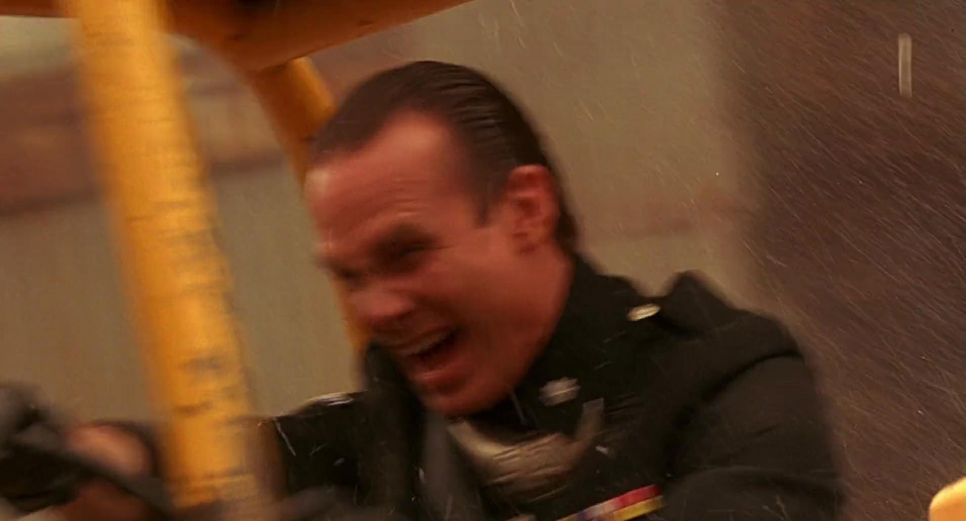 Barb Wire (1996) screencap 10221