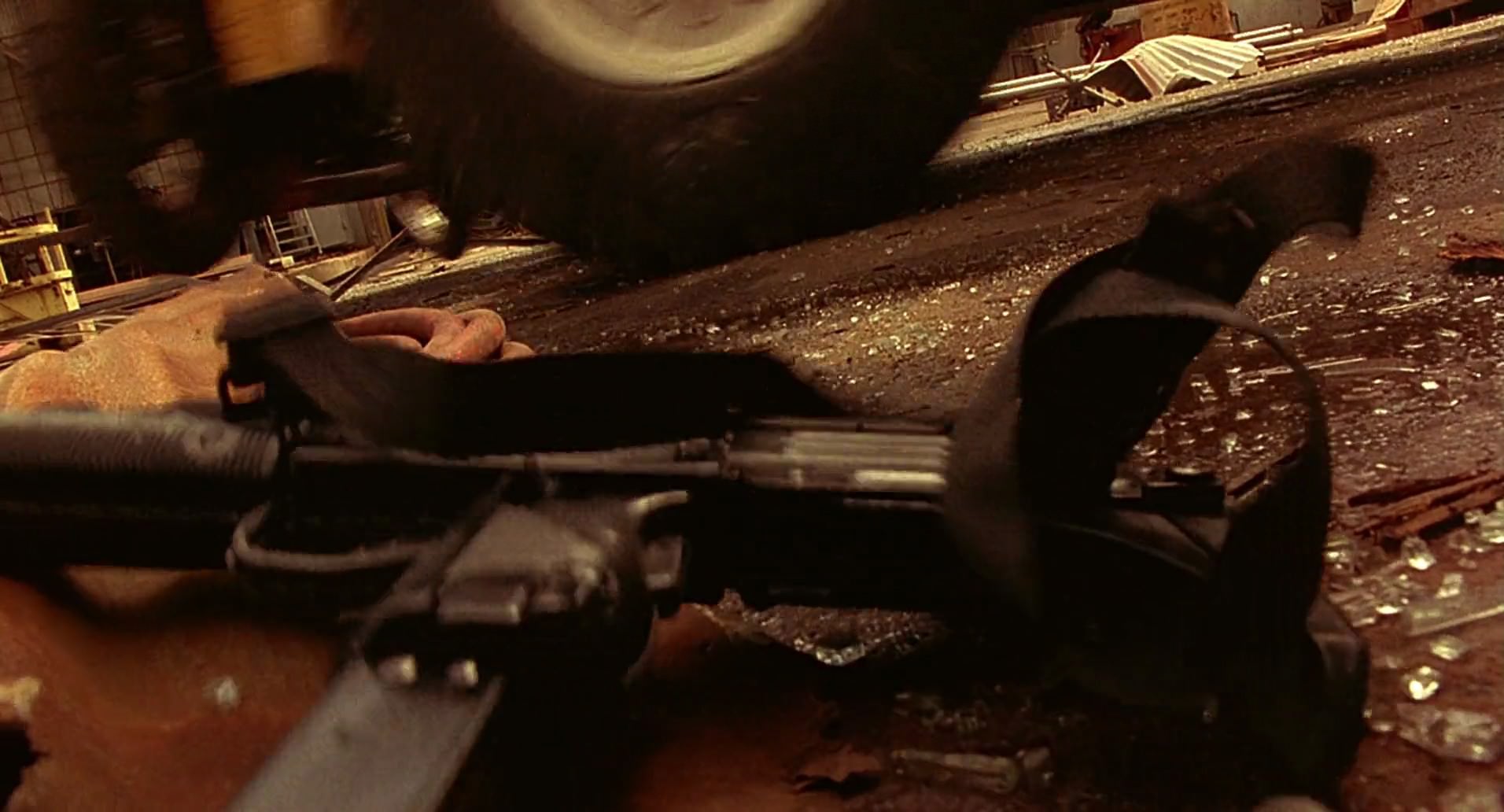 Barb Wire (1996) screencap 10224