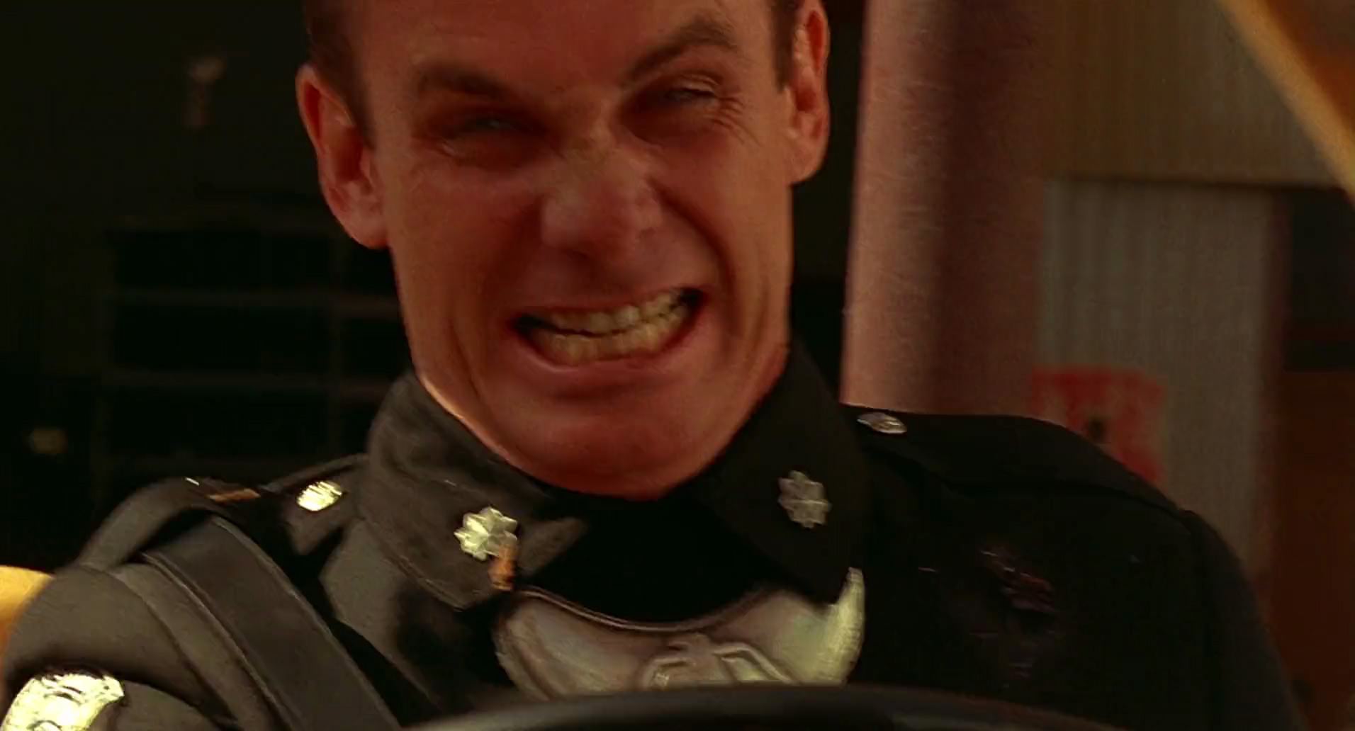 Barb Wire (1996) screencap 10227