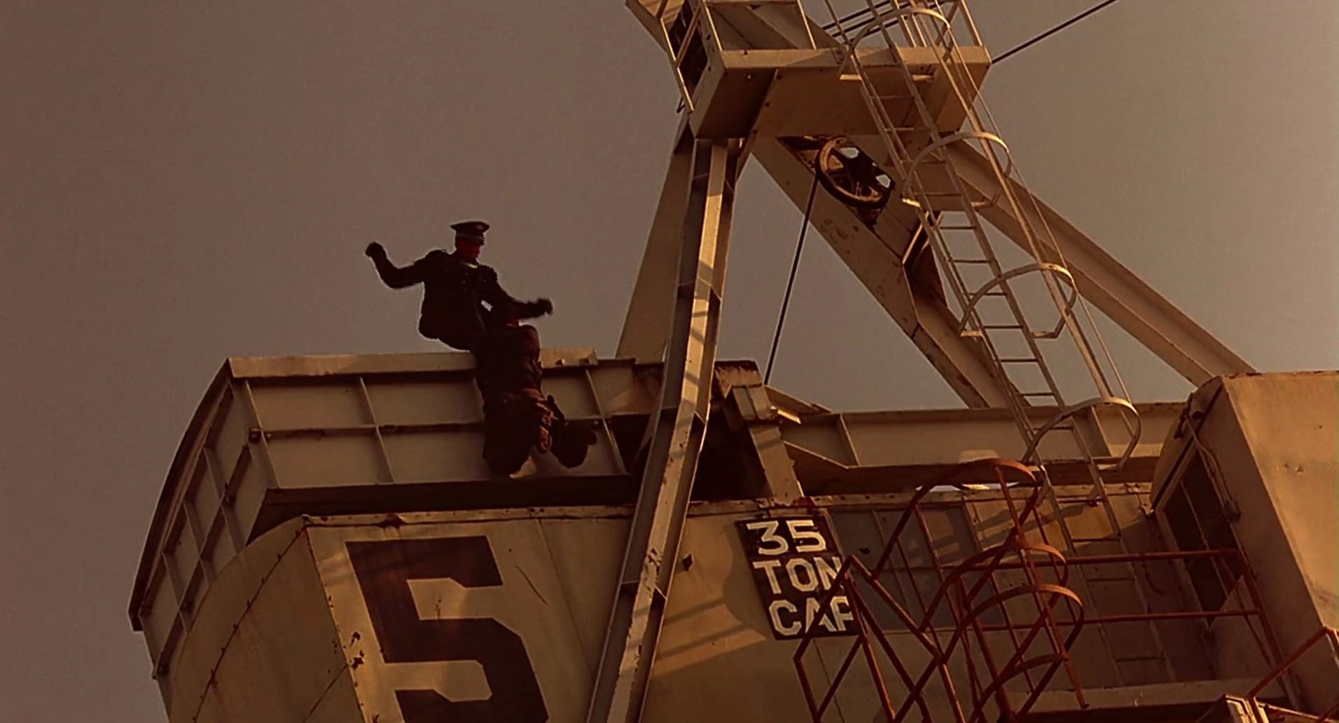 Barb Wire (1996) HD screenshot 10250
