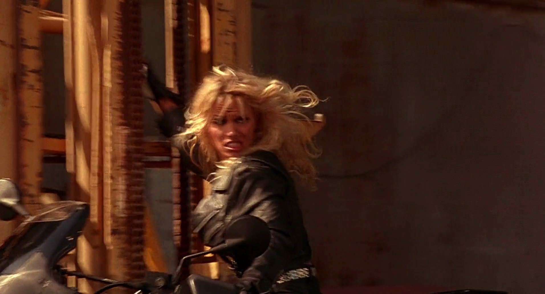 Barb Wire (1996) screencap 10257