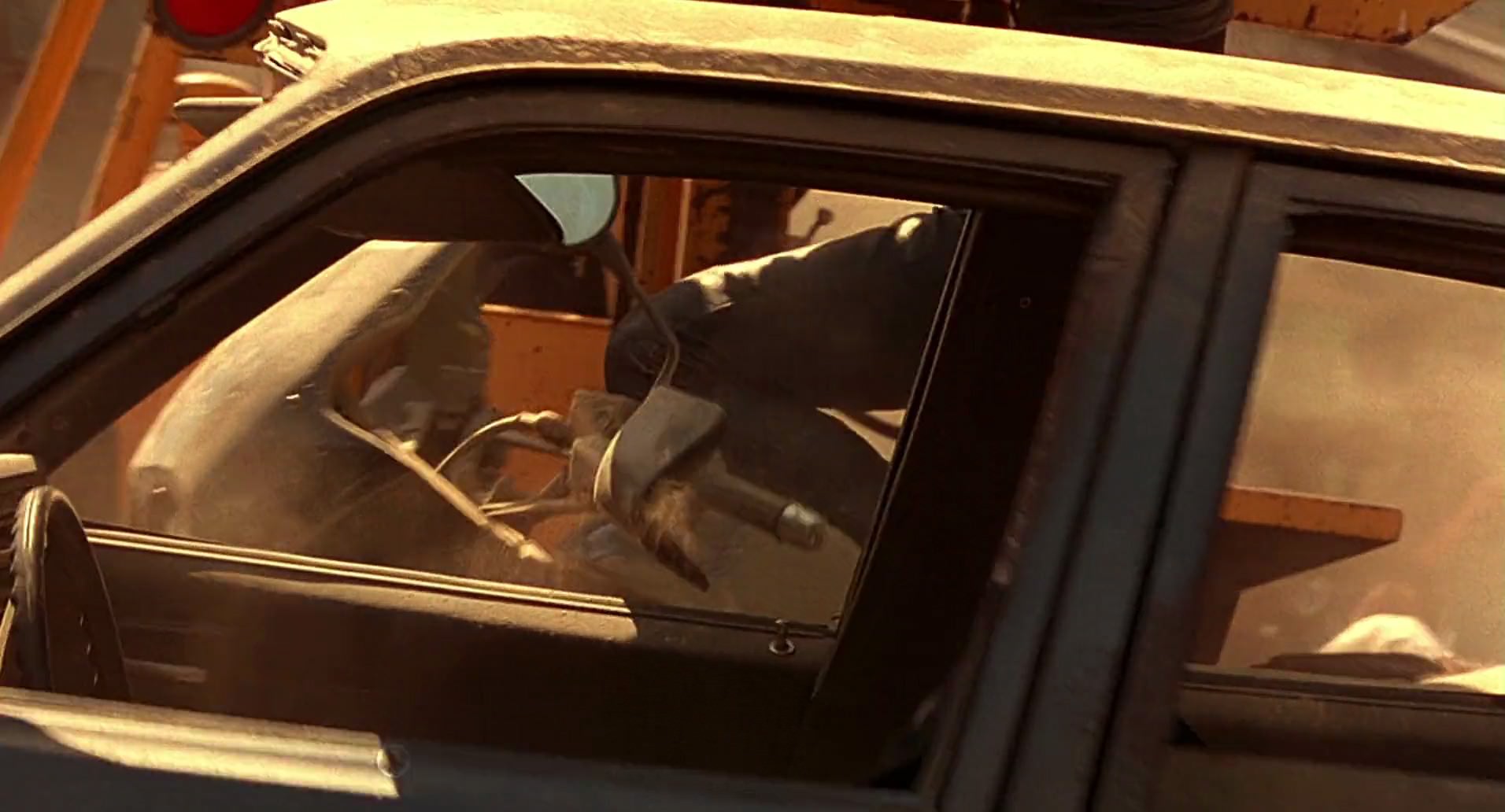 Barb Wire (1996) screencap 10269