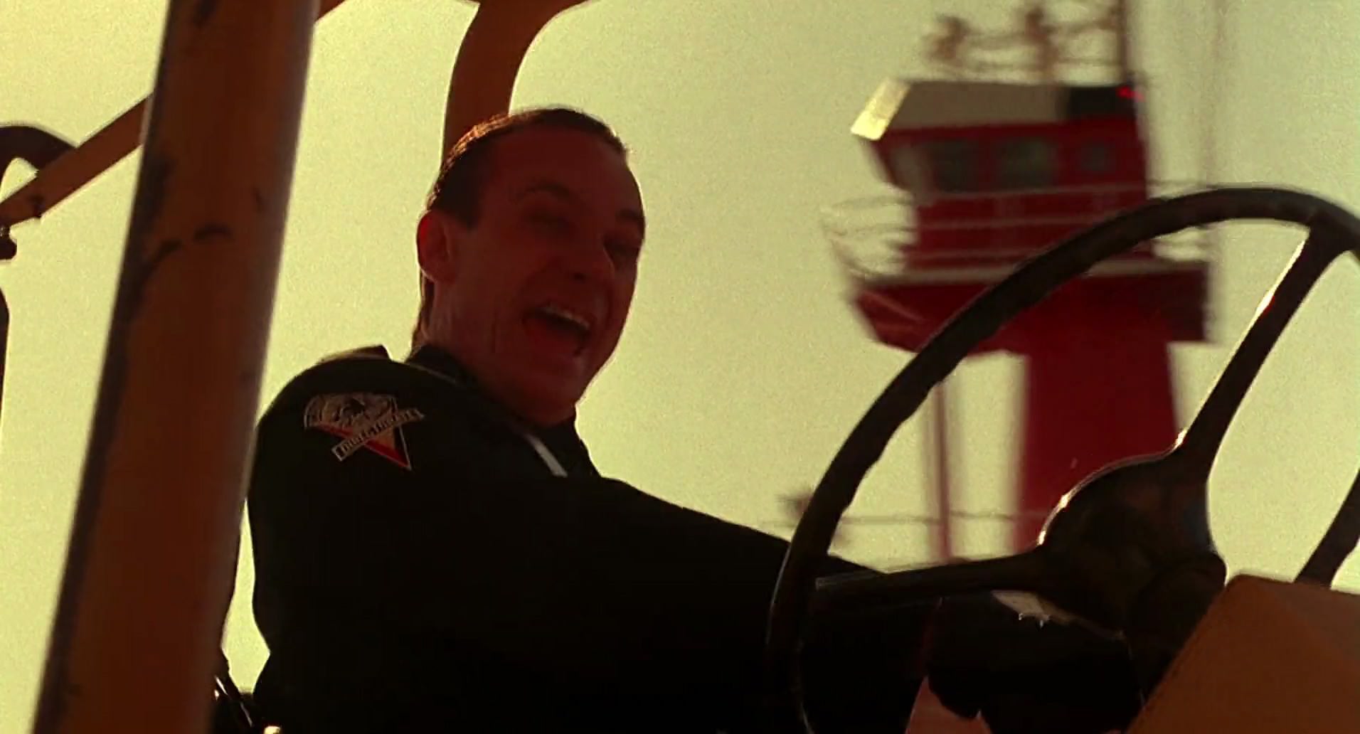 Barb Wire (1996) screencap 10302