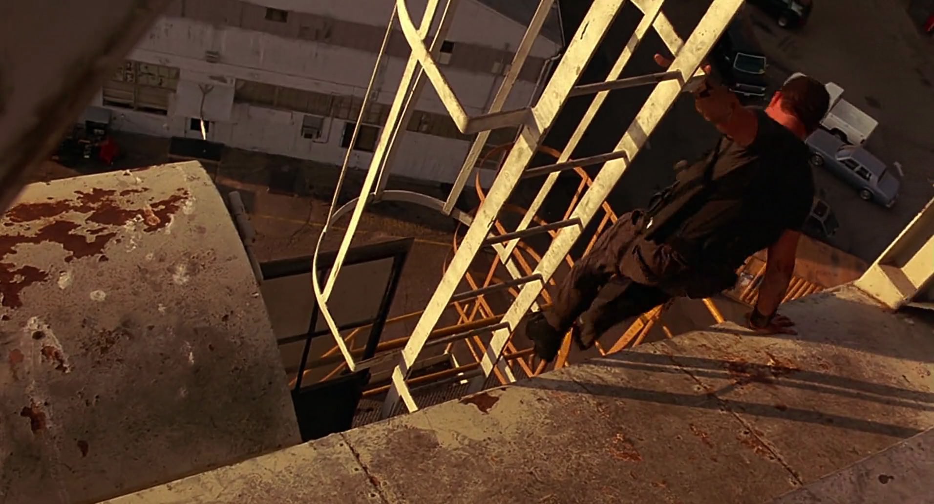 Barb Wire (1996) screencap 10365