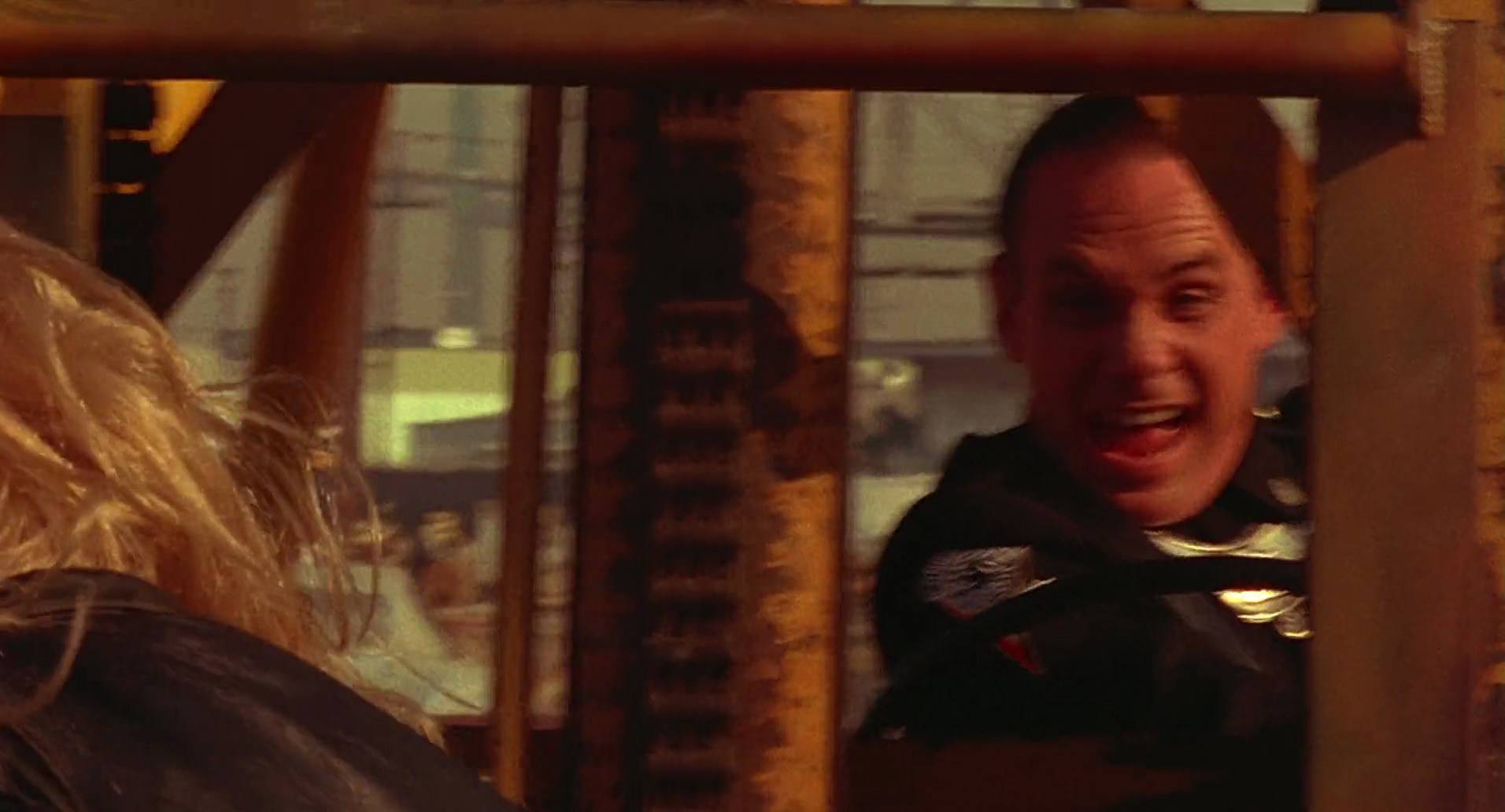 Barb Wire (1996) screencap 10368