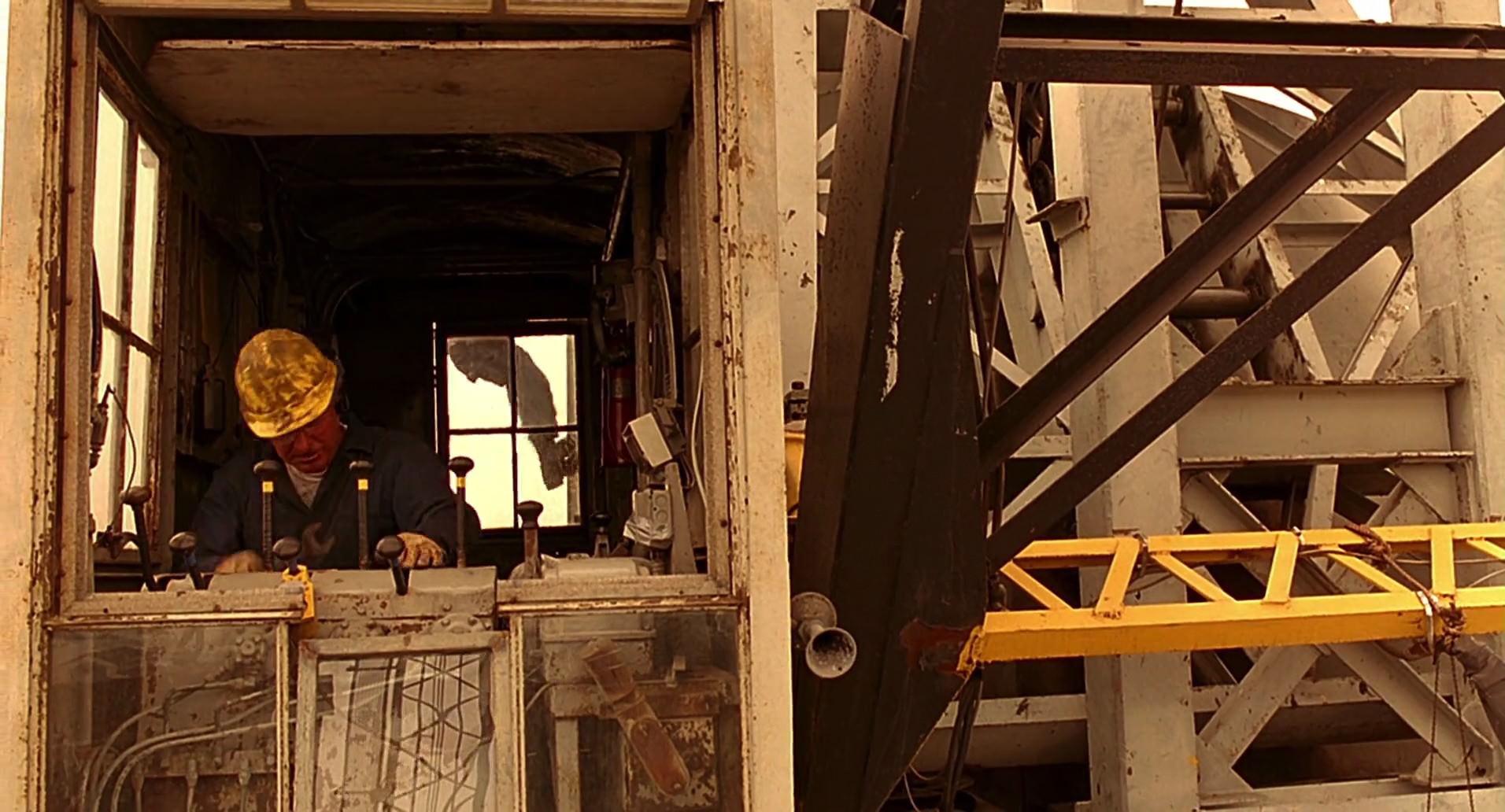 Barb Wire (1996) screencap 10377