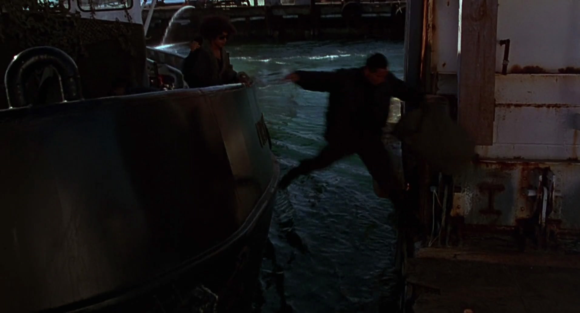 Barb Wire (1996) screencap 1038