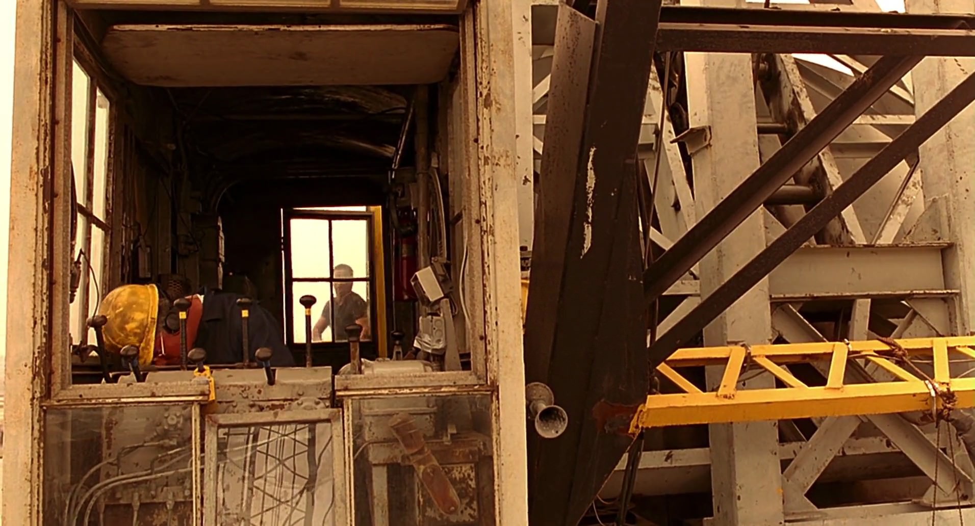 Barb Wire (1996) screencap 10380