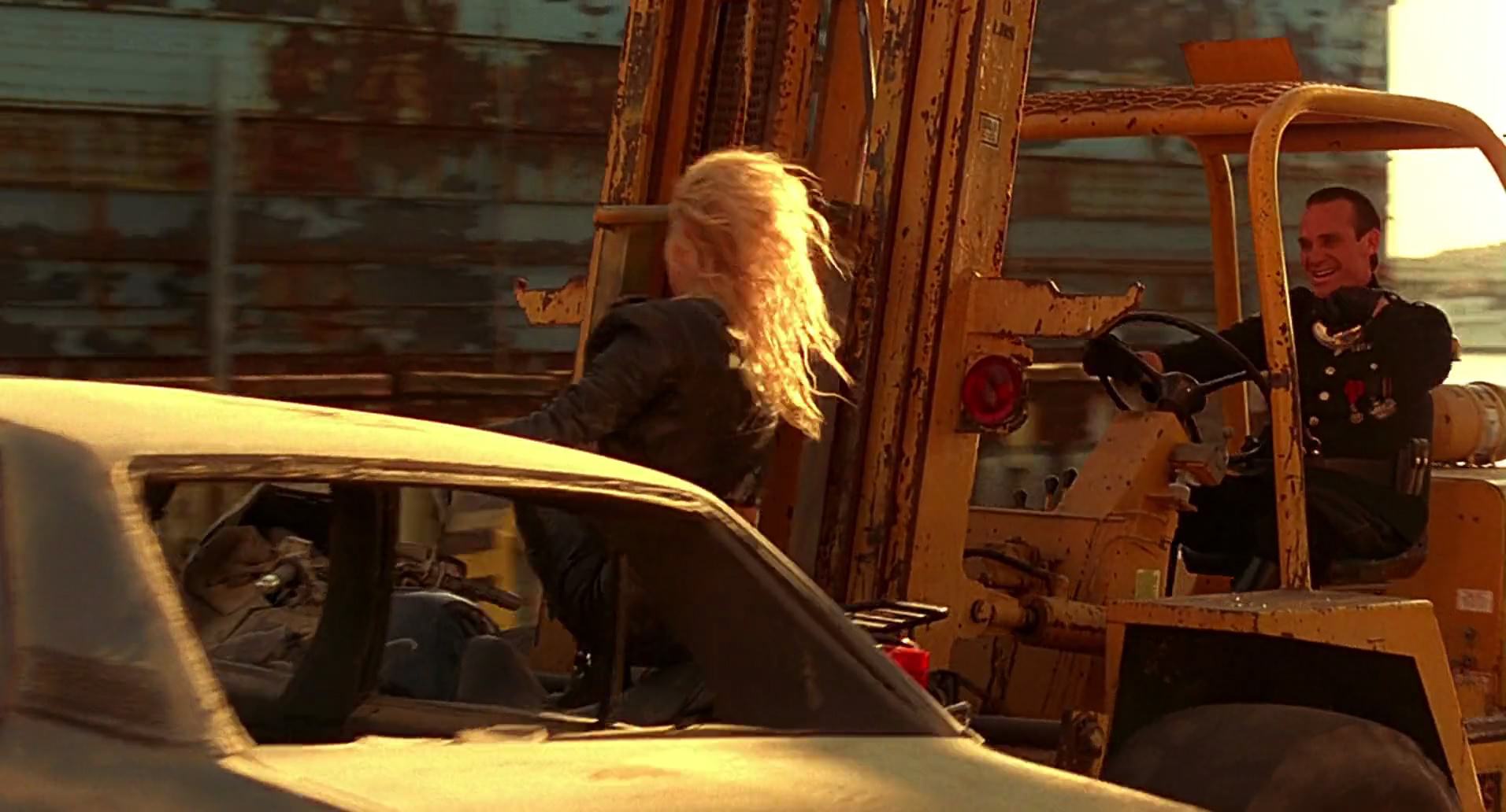 Barb Wire (1996) screencap 10410