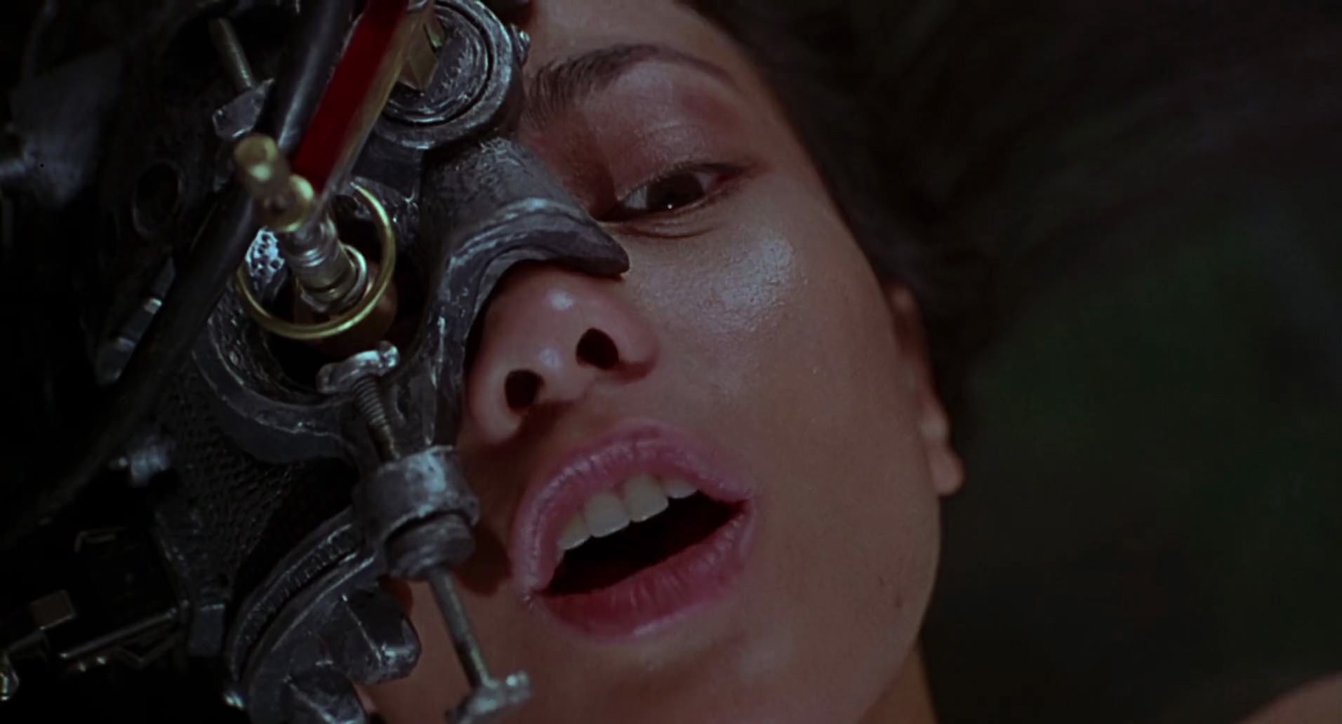 Barb Wire (1996) HD screenshot 1043
