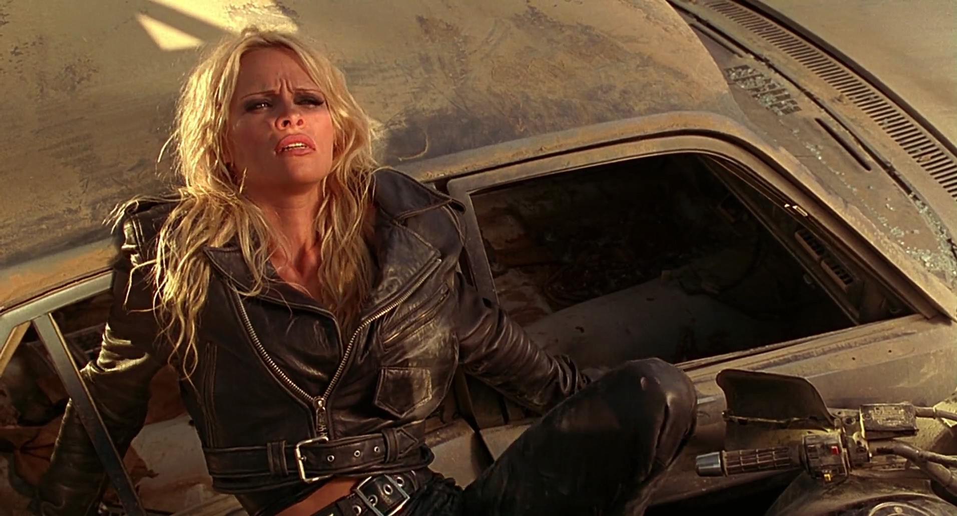 Barb Wire (1996) screencap 10461