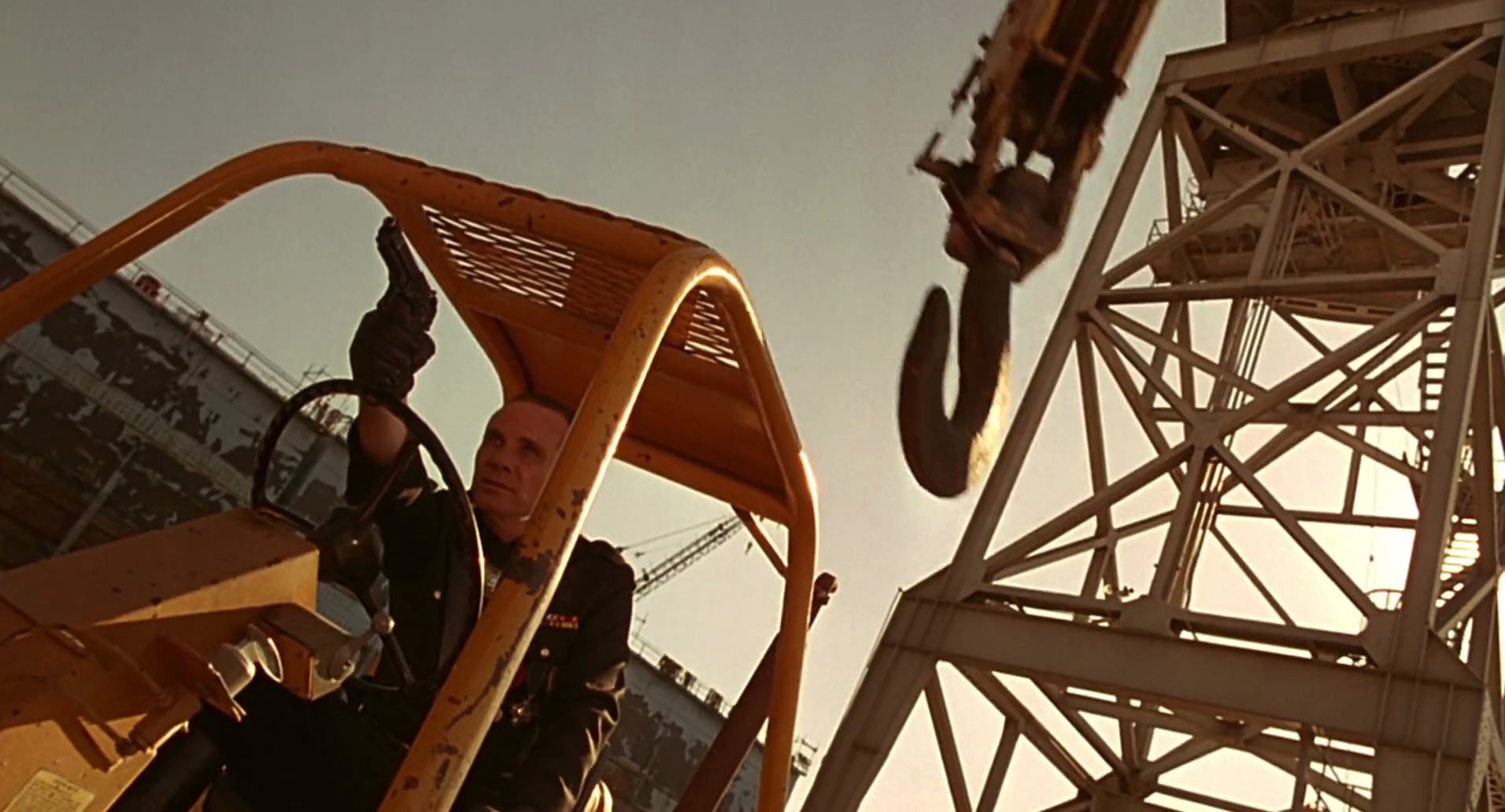 Barb Wire (1996) screencap 10464