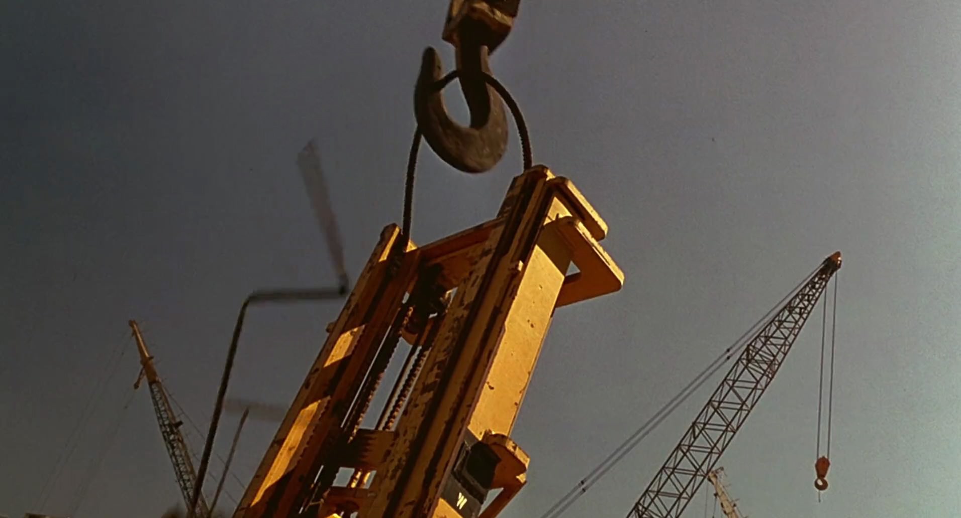 Barb Wire (1996) HD screenshot 10466