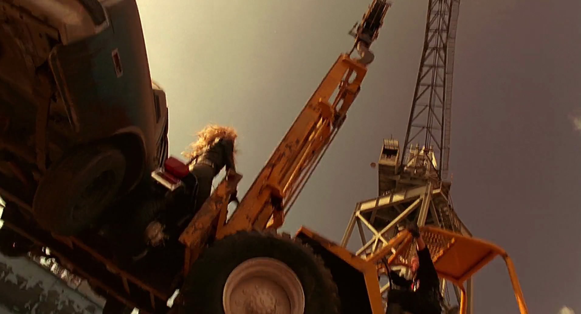 Barb Wire (1996) HD screenshot 10478