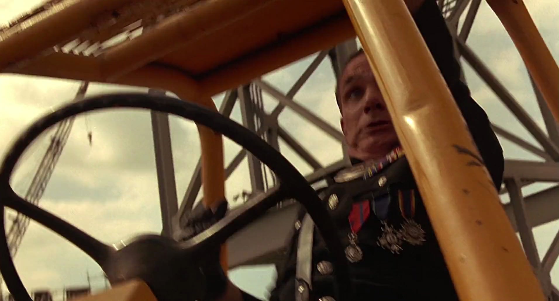 Barb Wire (1996) screencap 10497