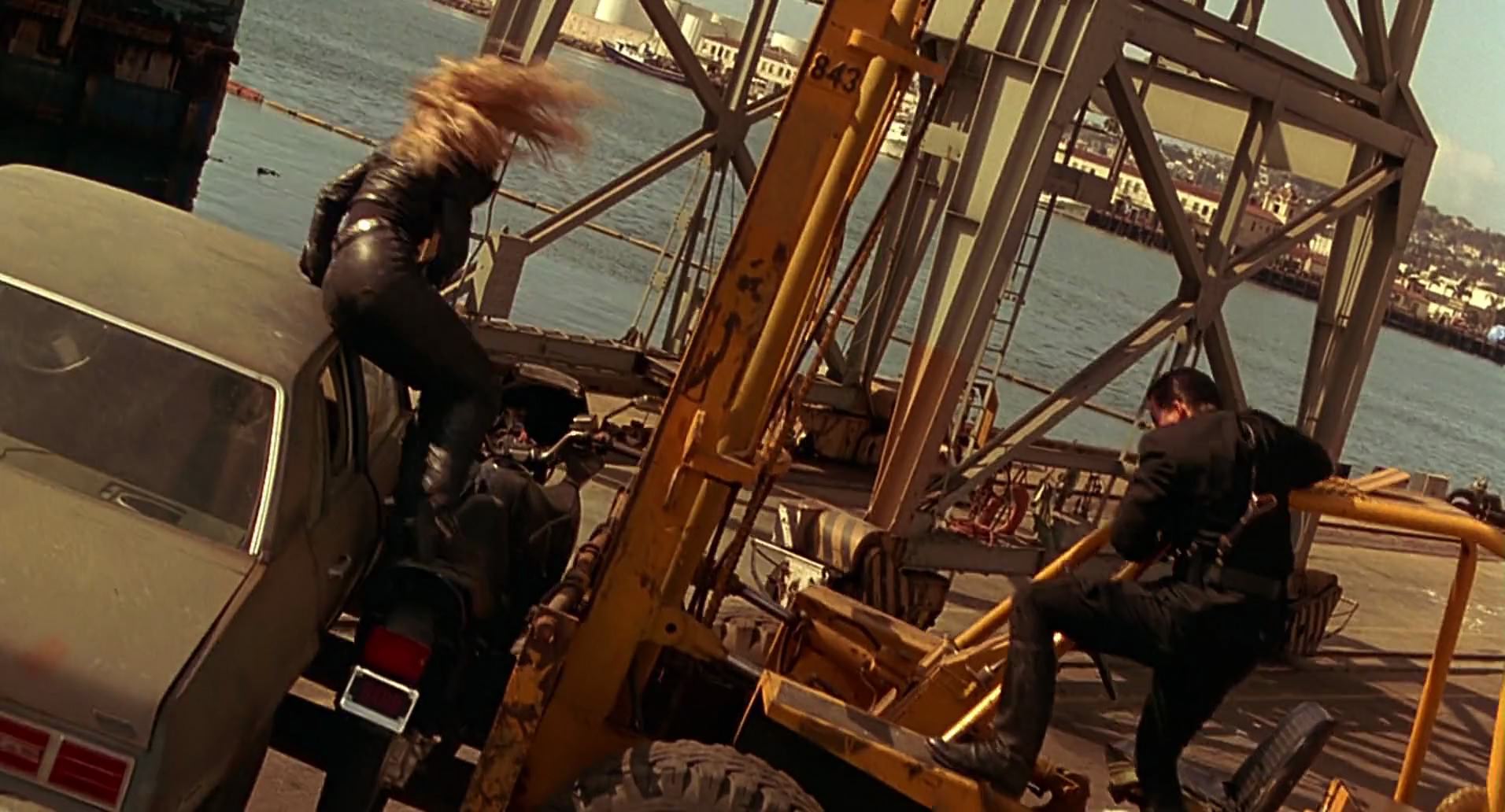 Barb Wire (1996) screencap 10512