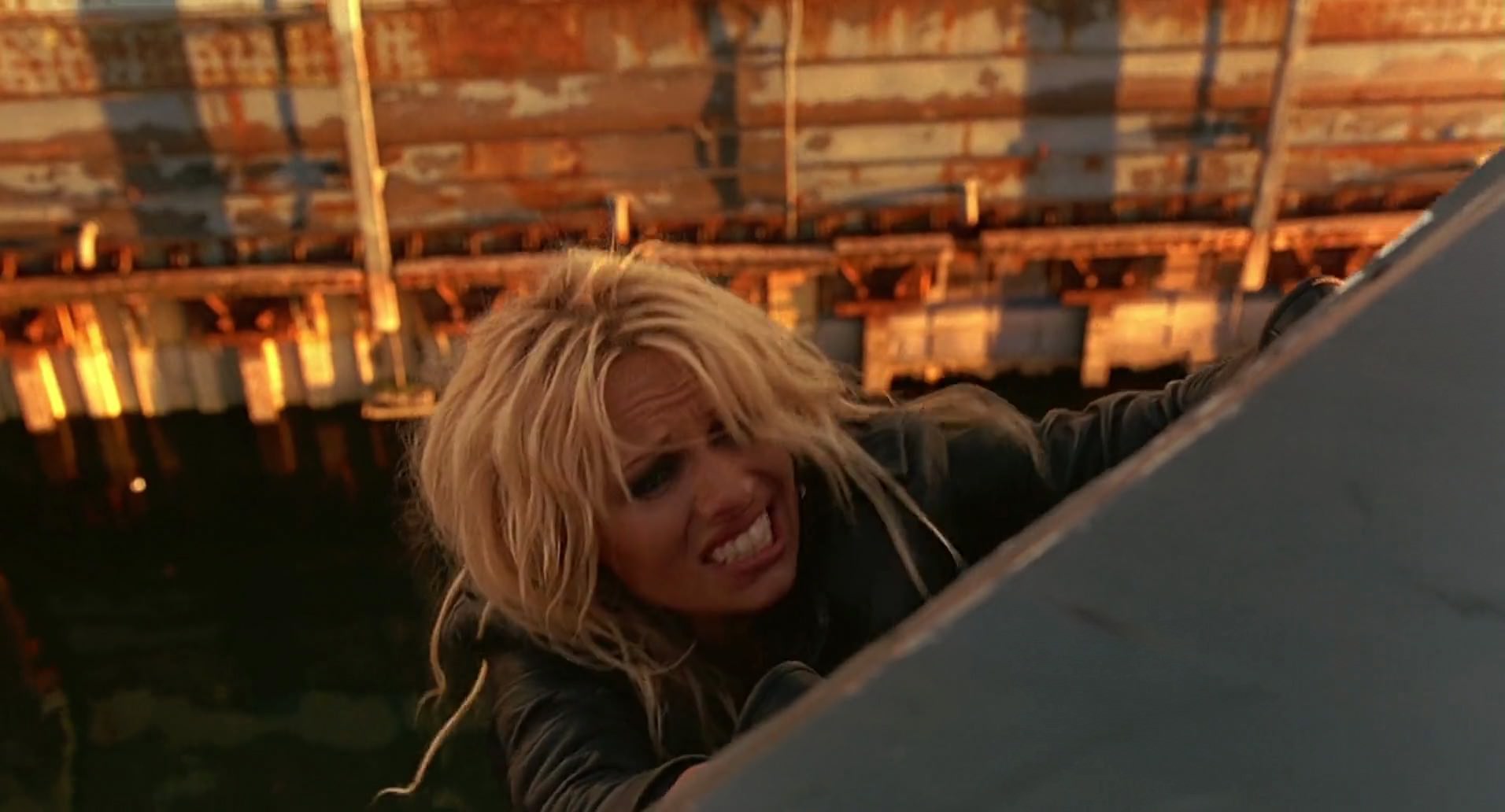 Barb Wire (1996) HD screenshot 10547
