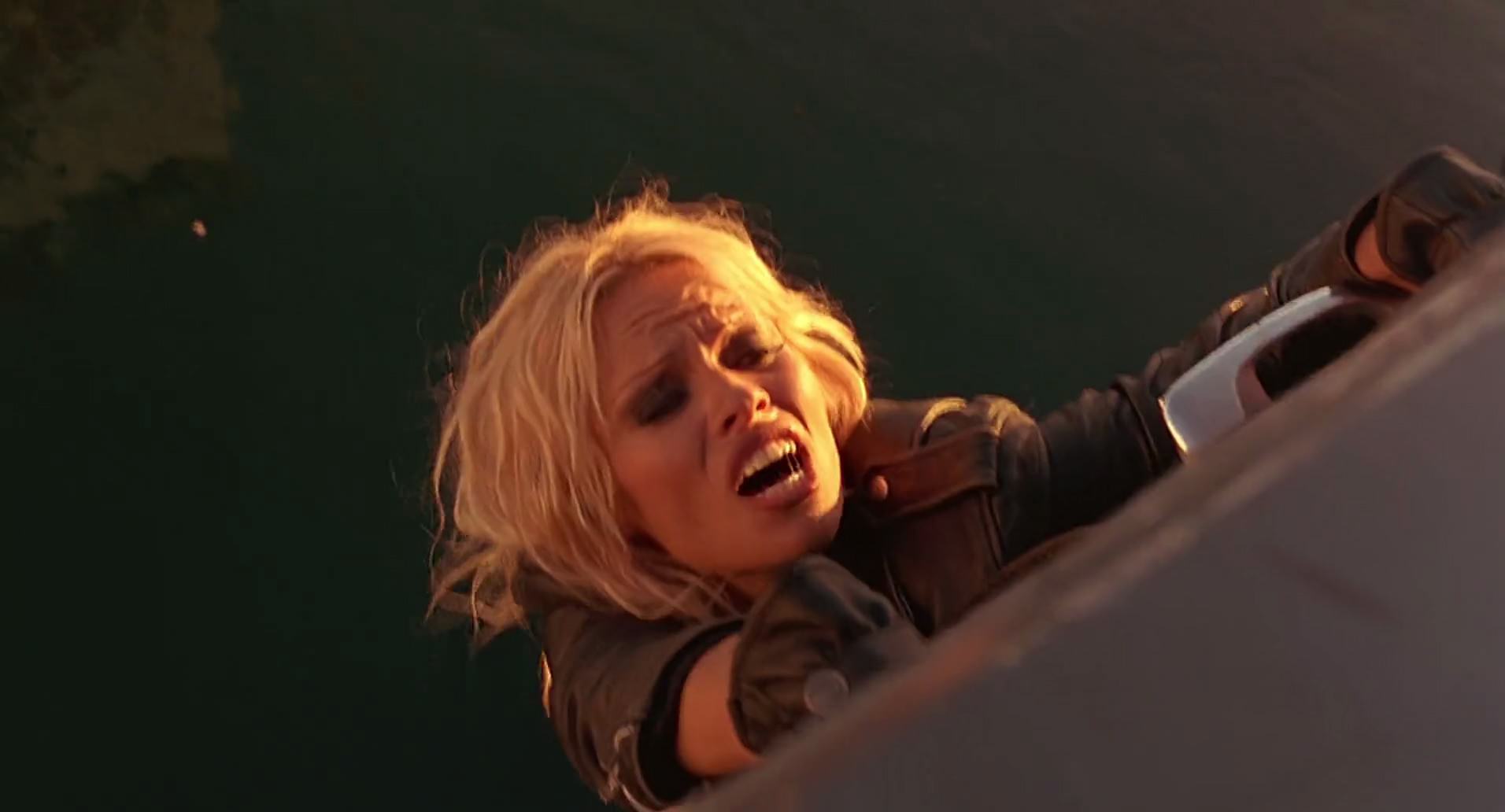 Barb Wire (1996) HD screenshot 10556