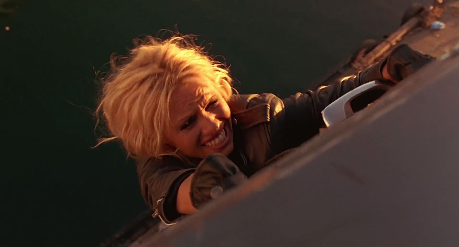 Barb Wire (1996) screencap 10557