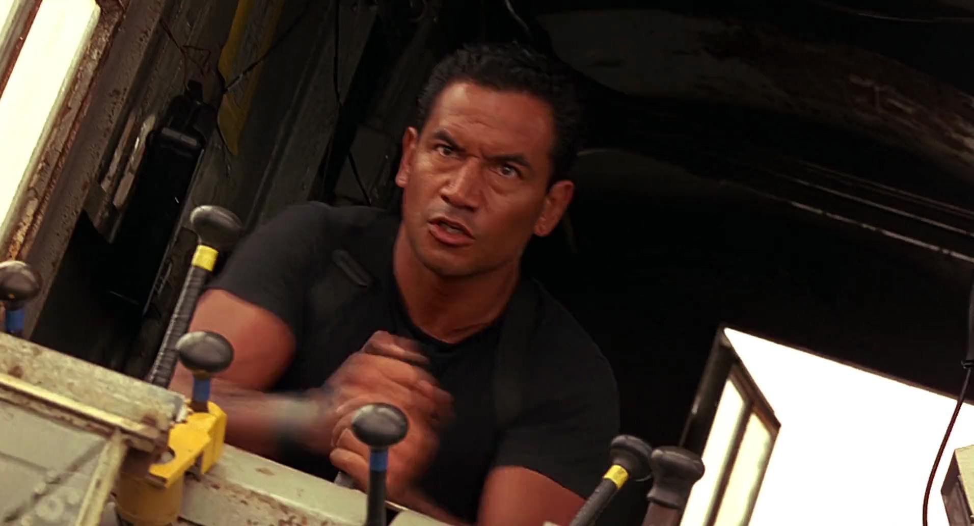 Barb Wire (1996) HD screenshot 10565