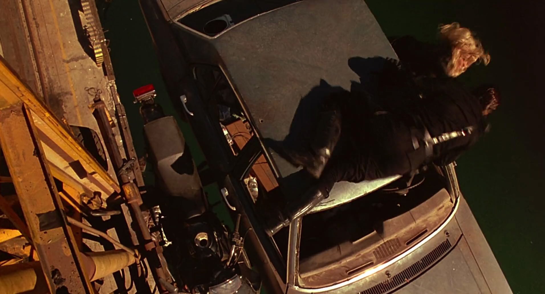 Barb Wire (1996) screencap 10584