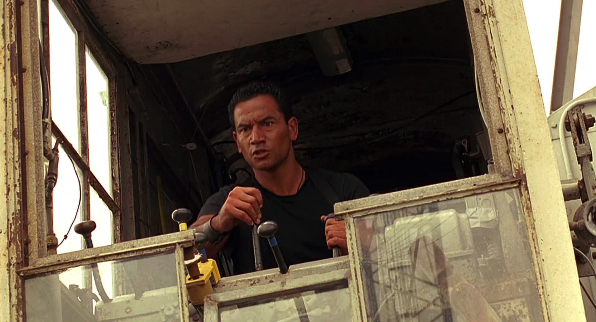 Barb Wire (1996) screencap 10587