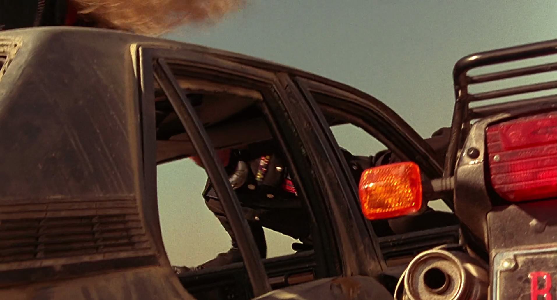 Barb Wire (1996) HD screenshot 10595