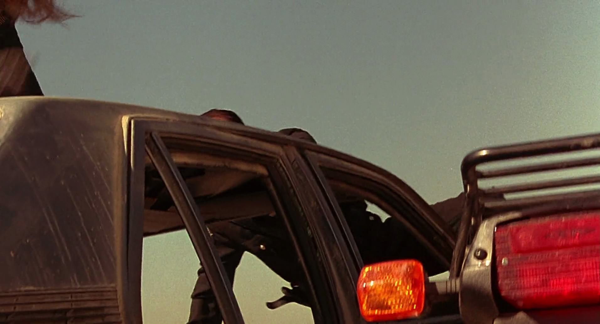 Barb Wire (1996) screencap 10596