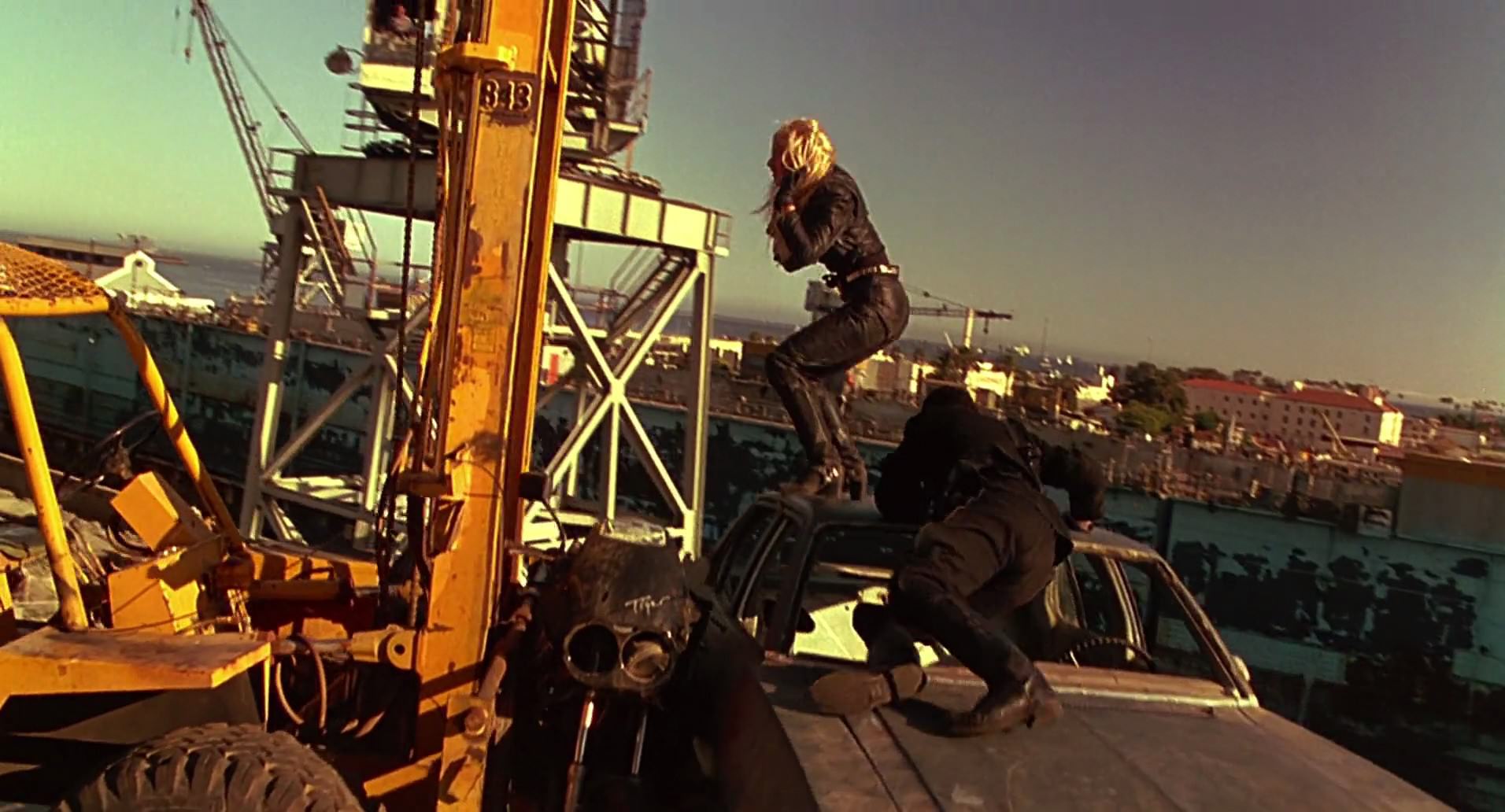 Barb Wire (1996) HD screenshot 10598