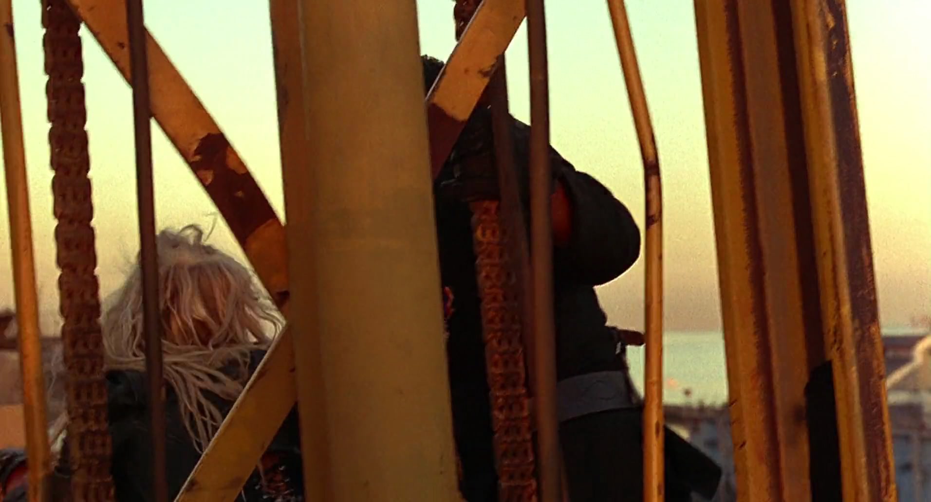Barb Wire (1996) screencap 10614